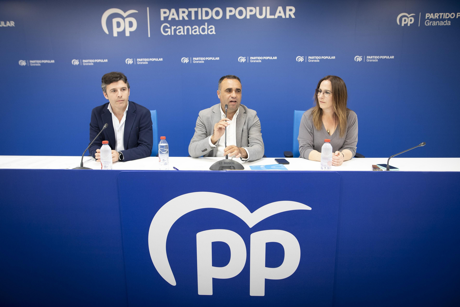 Jorge Saavedra, Francis Rodríguez y Lourdes Ramírez.