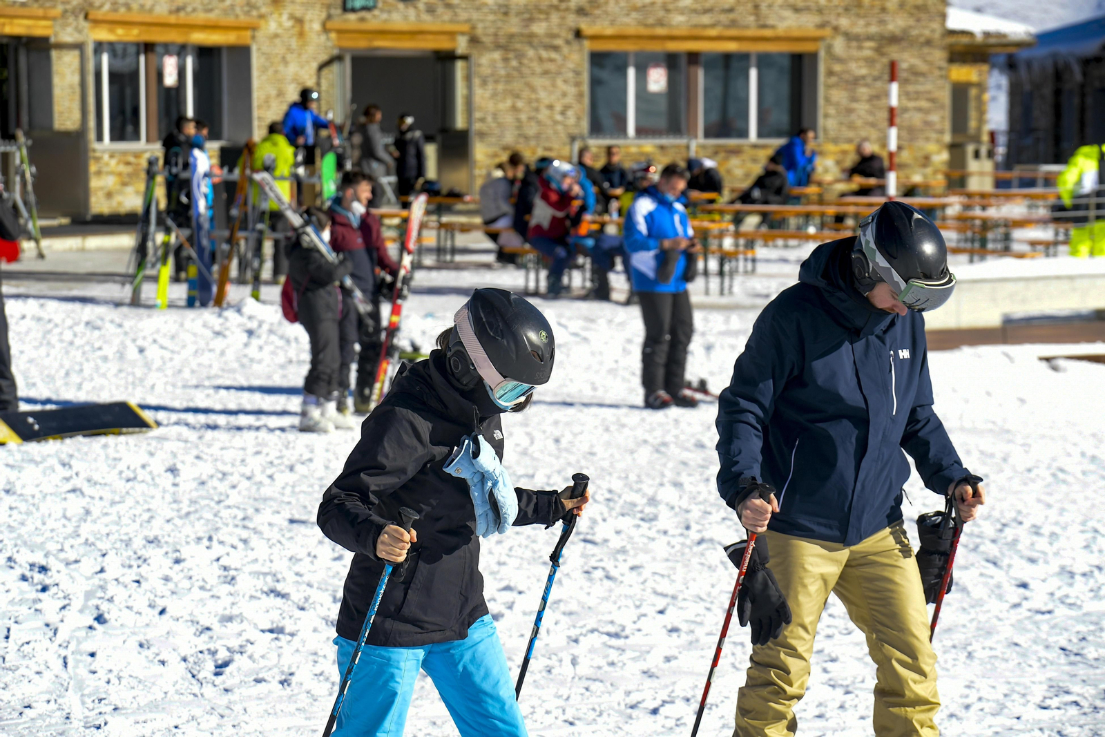 Fotos: así fue el primer día de la temporada de esquí en Sierra Nevada