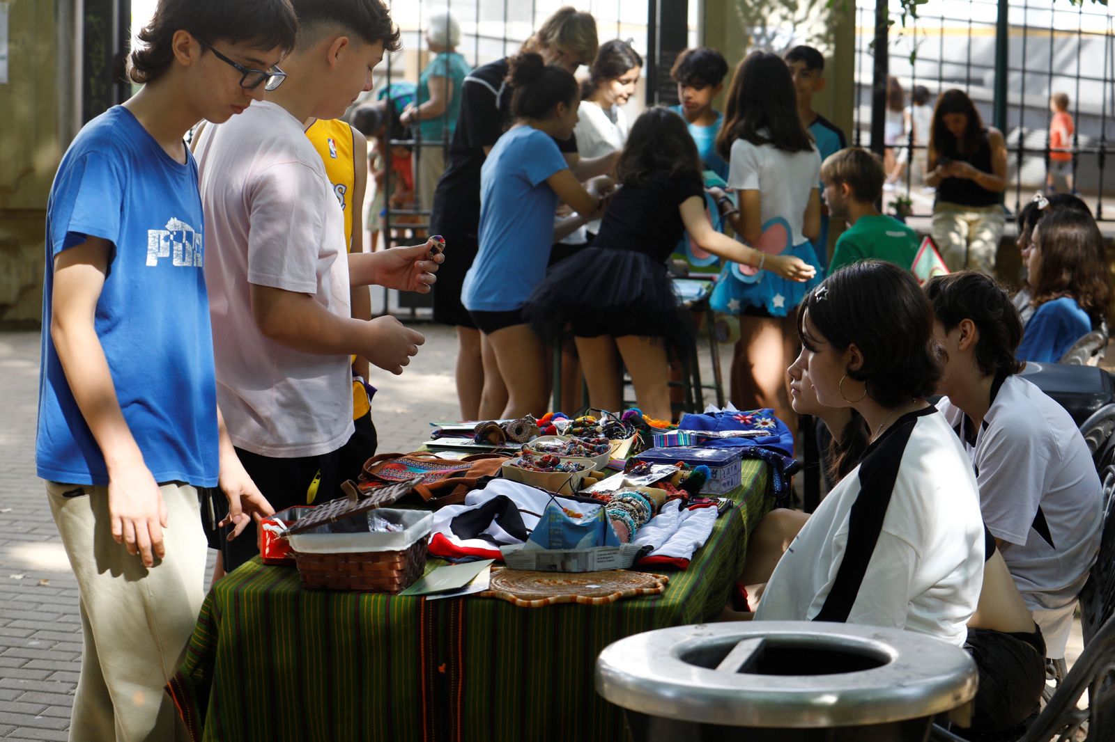 La Feria del Emprendimiento de las cooperativas escolares del Colegio Ferroviario de Córdoba, en imágenes