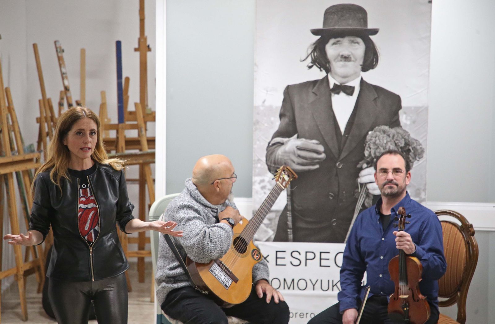 Fotos de la exposición de Tomoyuki Hotta 'Tomo los muros, prende la vida' en Algeciras