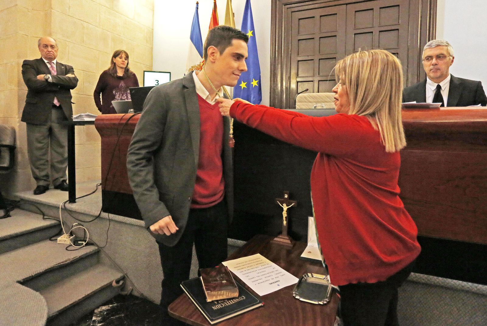 Espinar, junto a Mamen Sánchez, el día que tomó posesión.