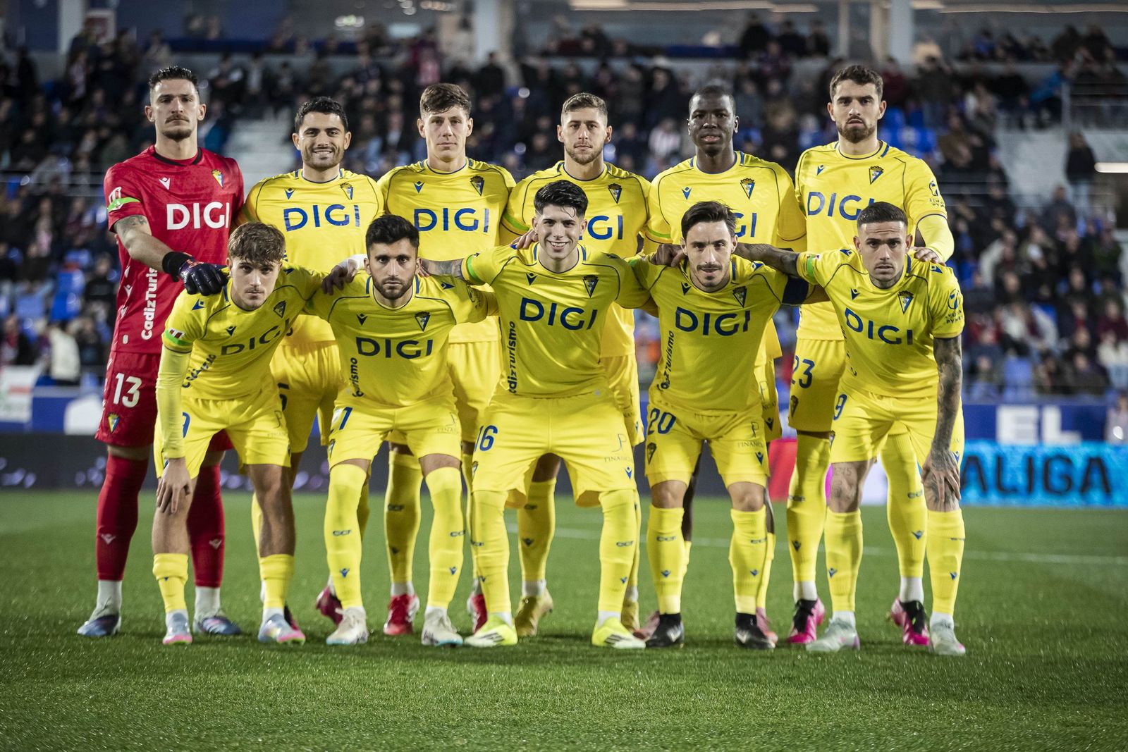 Once inicial del Cádiz en el partido contra el Huesca.