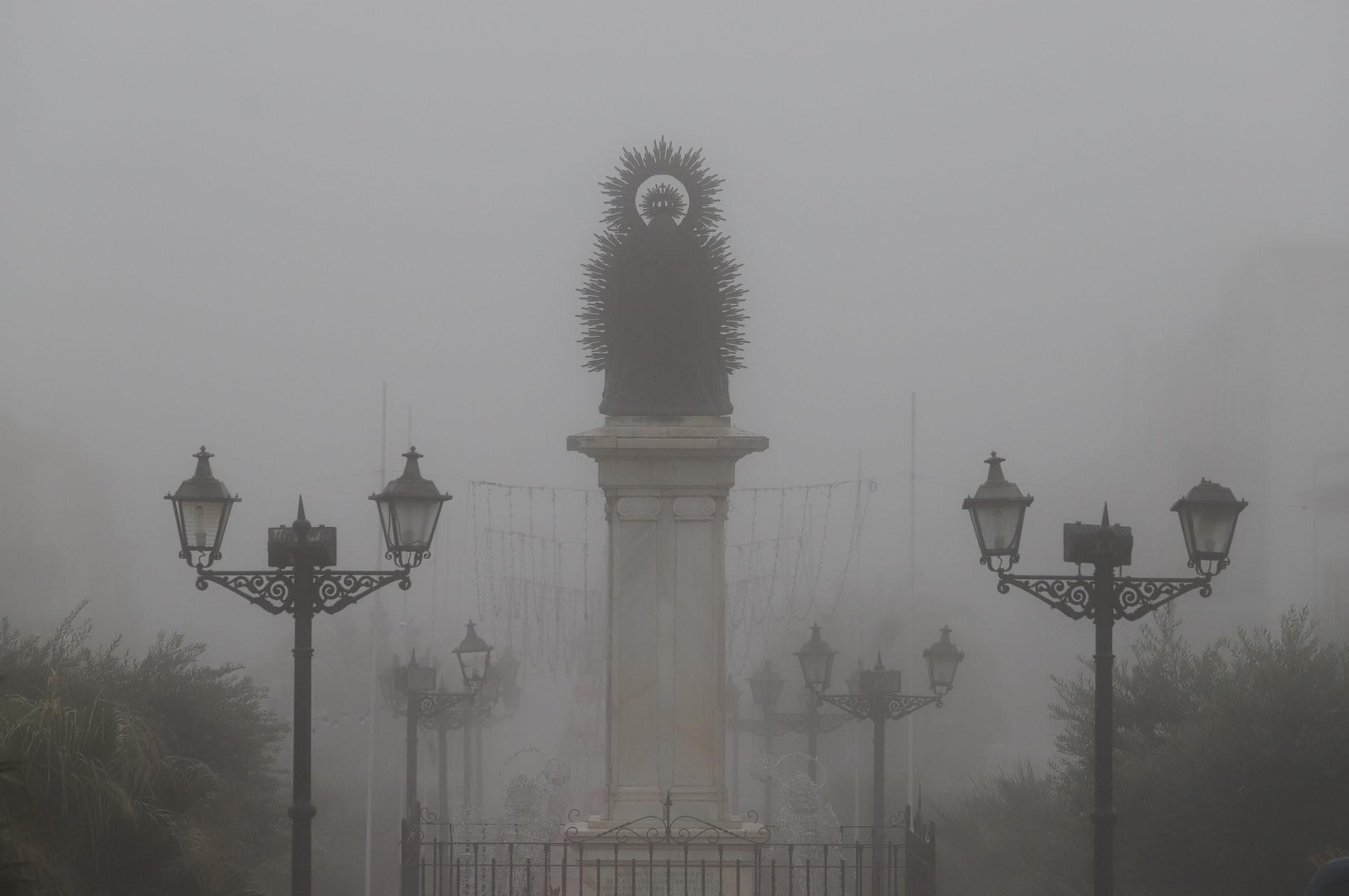 Imágenes de la niebla durante la mañana en Huelva