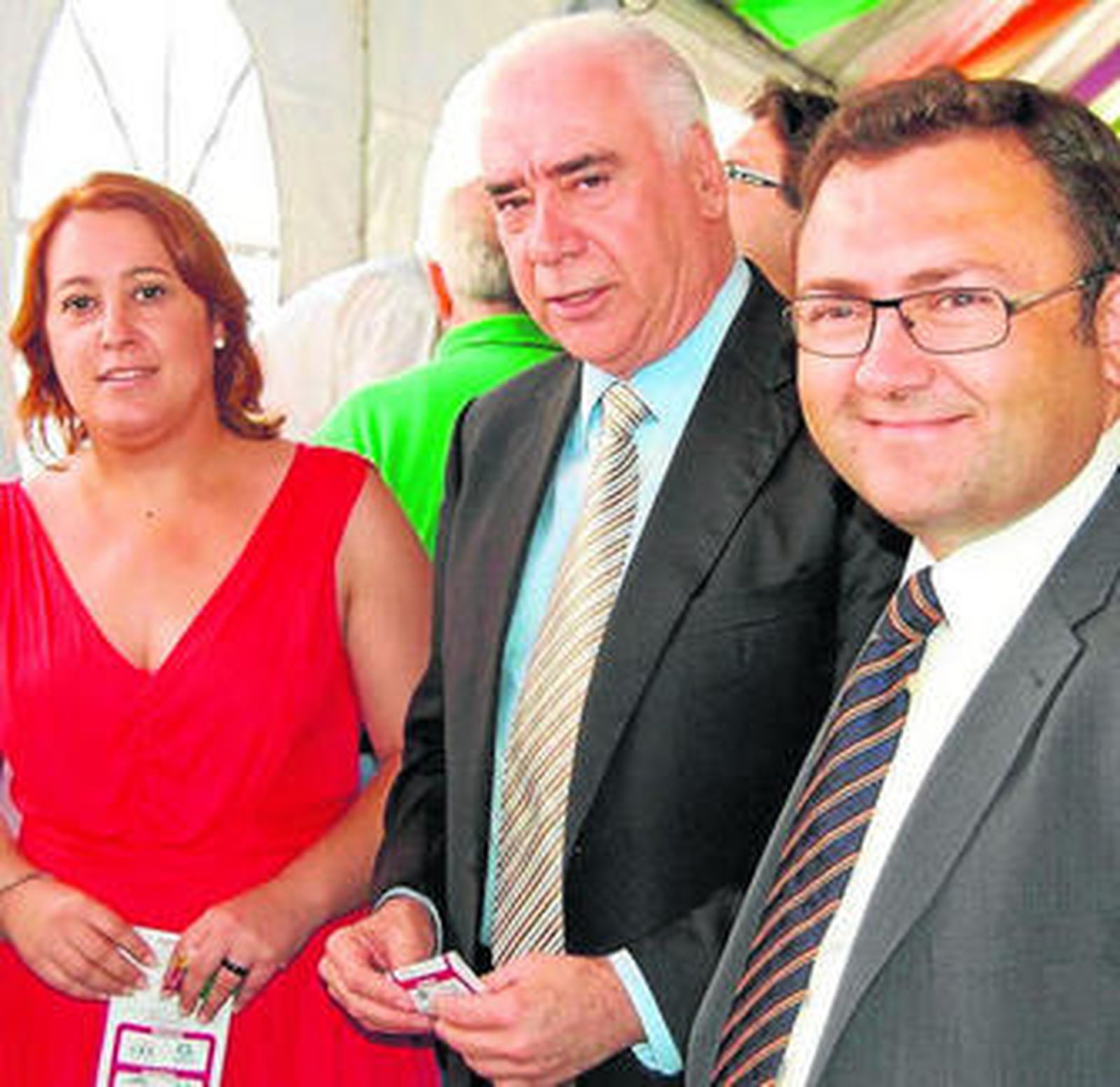 Encarnación Anaya, Luciano Alonso y Miguel Ángel Heredia, ayer.