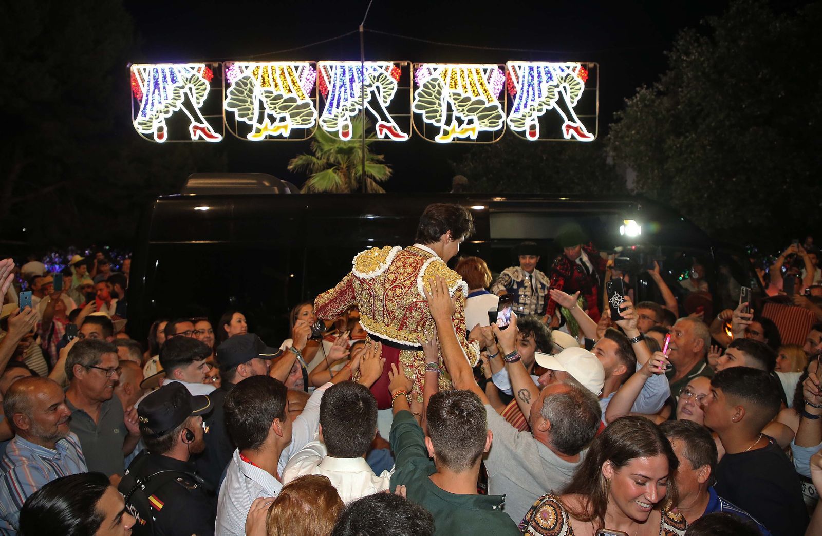 Fotos de la corrida del jueves de la Feria Taurina de Algeciras 2023:  Salvador Vega, Roca Rey y Pablo Aguado