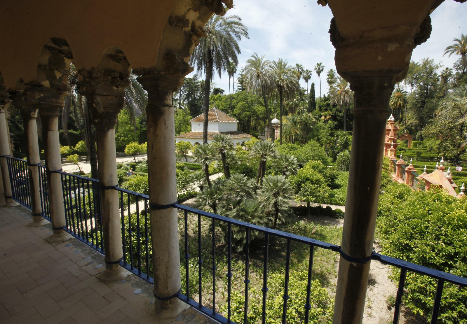 Vista de los jardines del Alcázar desde la Galería del Grutesco.