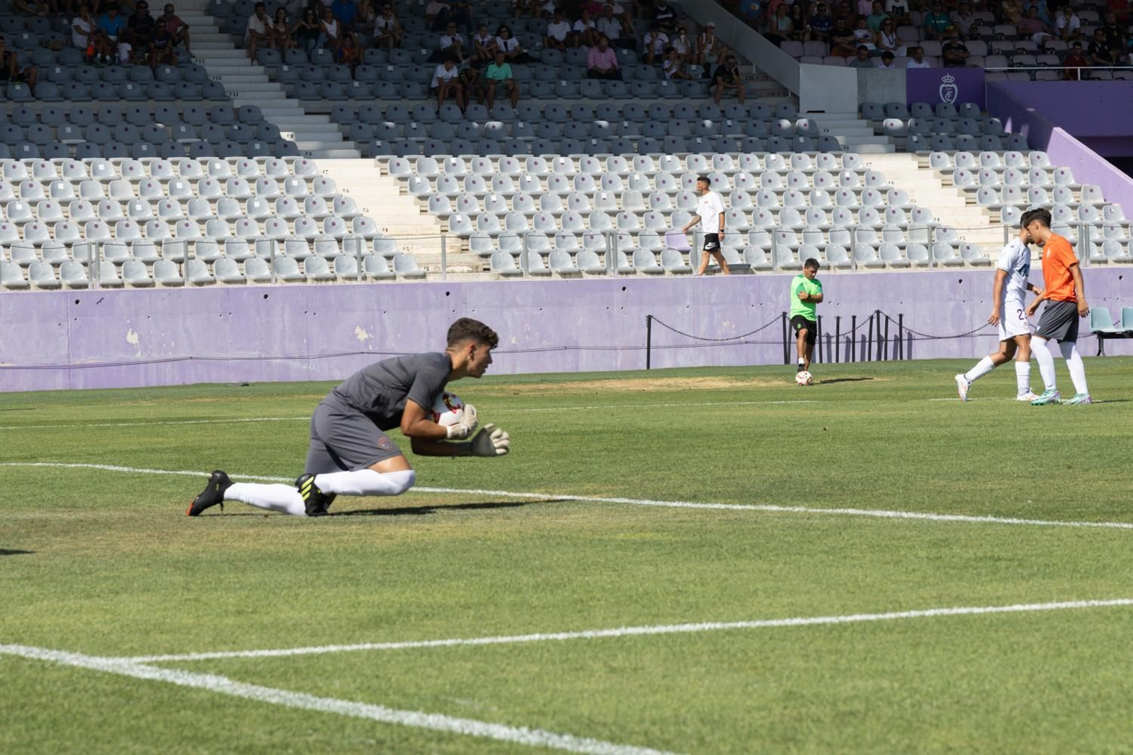 El amistoso entre Real Jaén y su juvenil de Liga Nacional, en imágenes