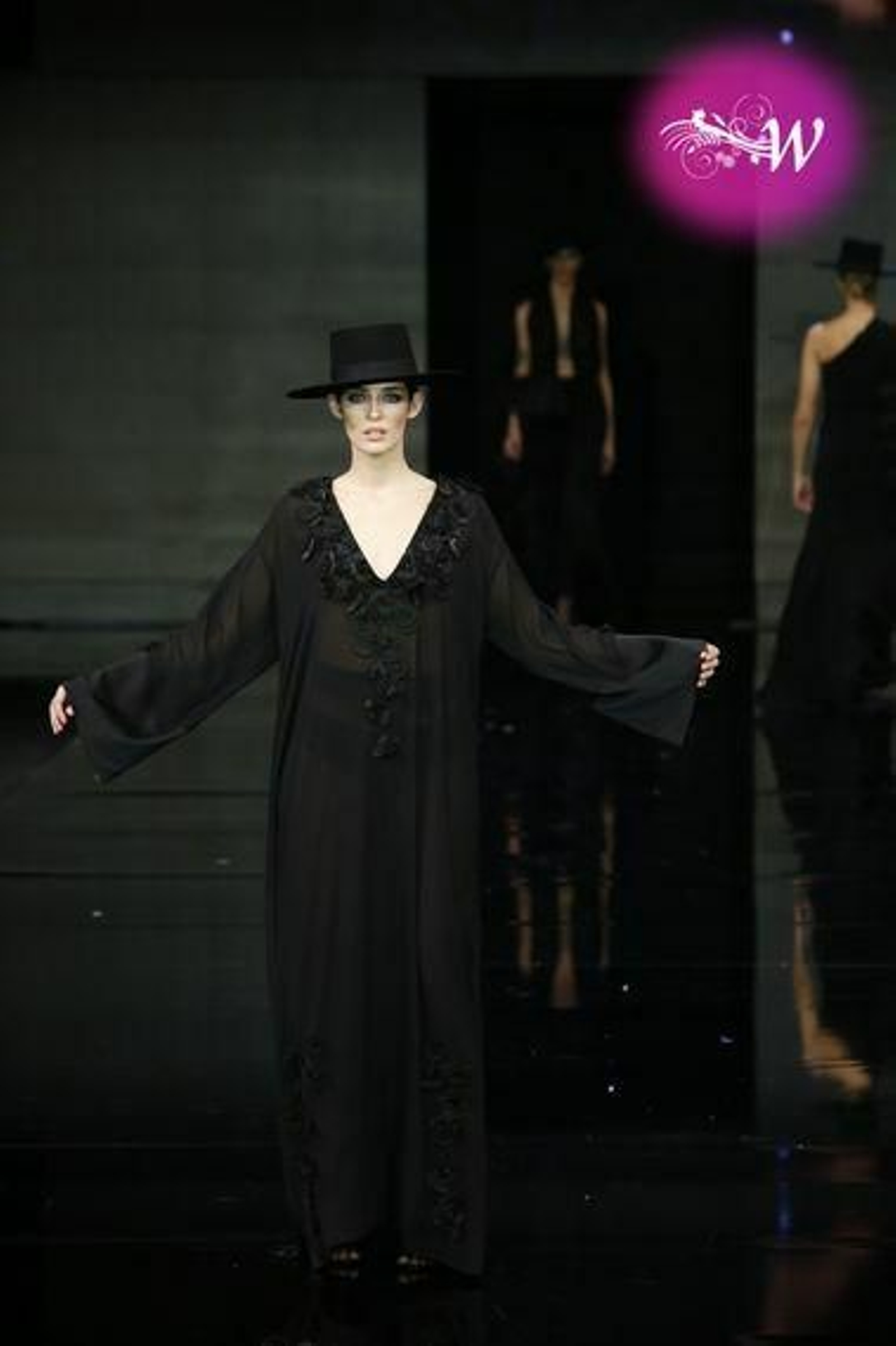 Cristo Báñez vuelve a SIMOF para presentar su colección de flamenca 2020, todas las fotos