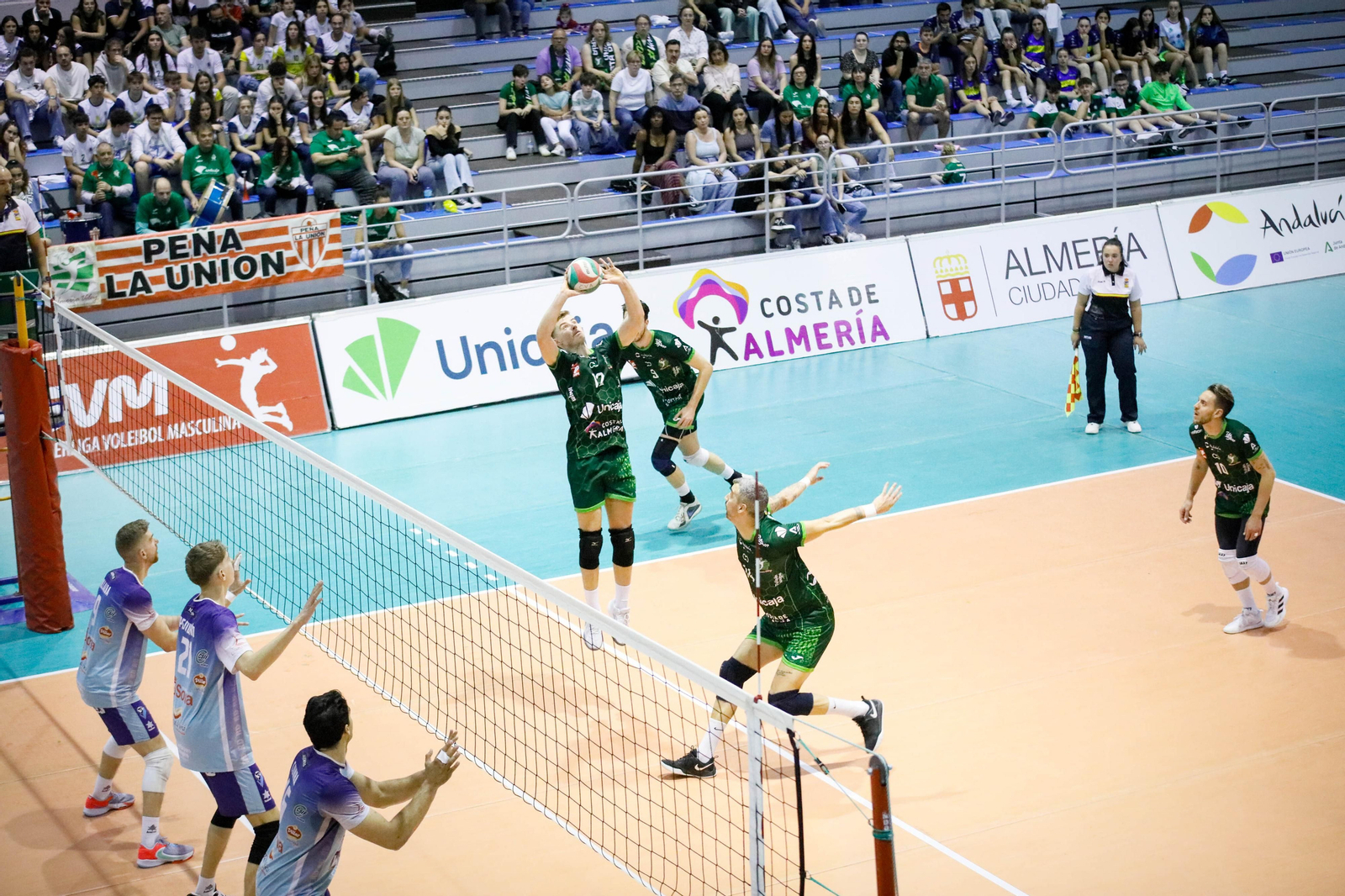 Imágenes del partido entre Unicaja Almería y Grupo Herce Soria