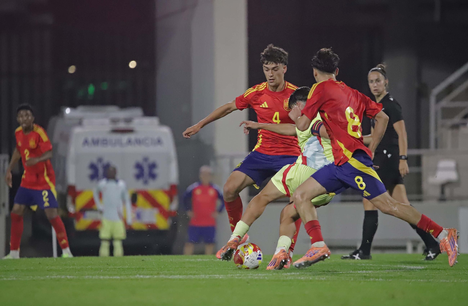Fotos del partido de entrenamiento entre las selecciones nacionales sub-19 y sub-18 de España en La Línea