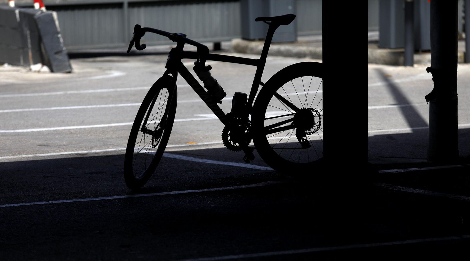 Las imágenes de la concentración en memoria del ciclista atropellado en Algeciras