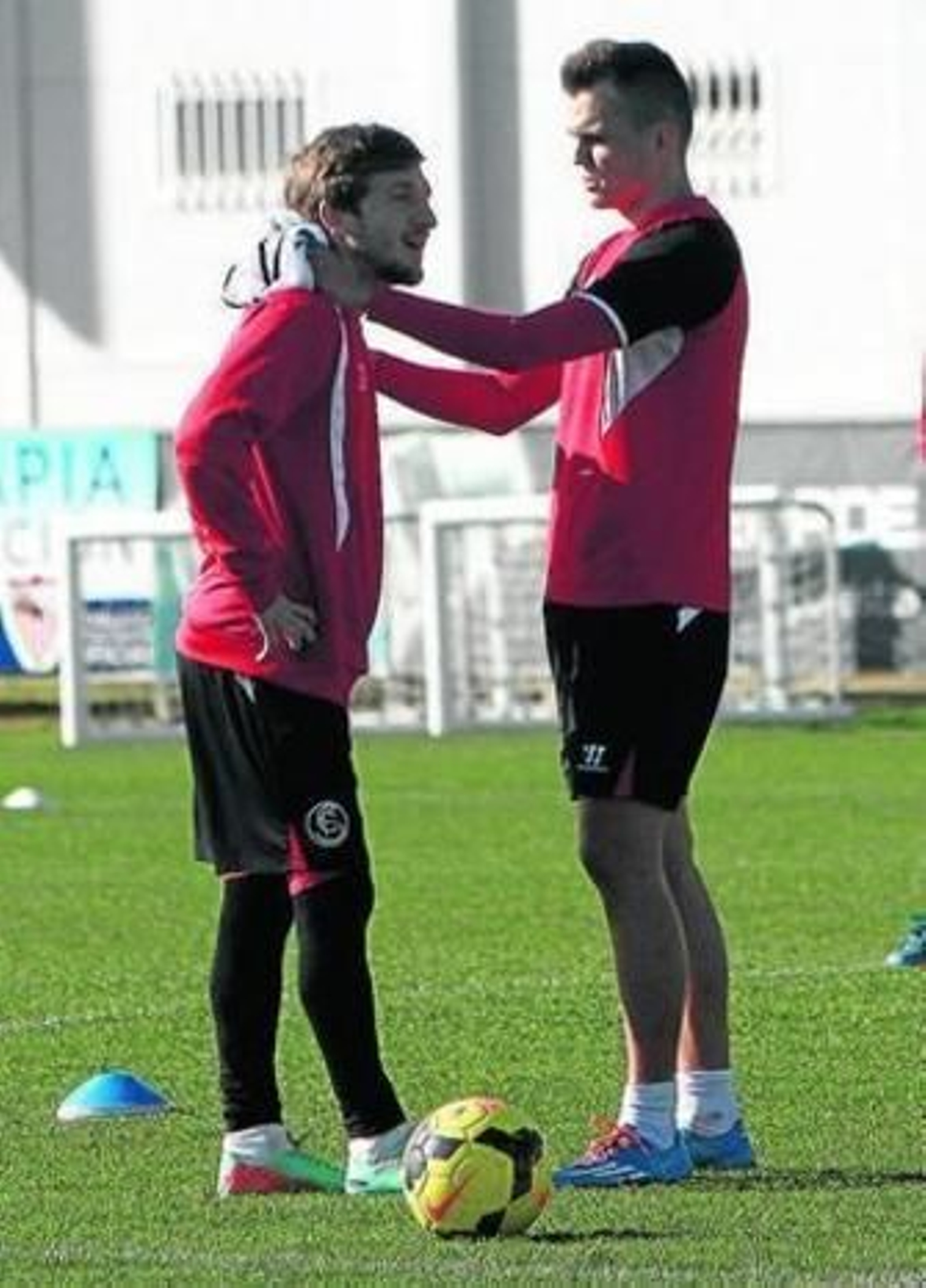 Cheryshev se preocupa por el estado de Marin, en un entrenamiento.