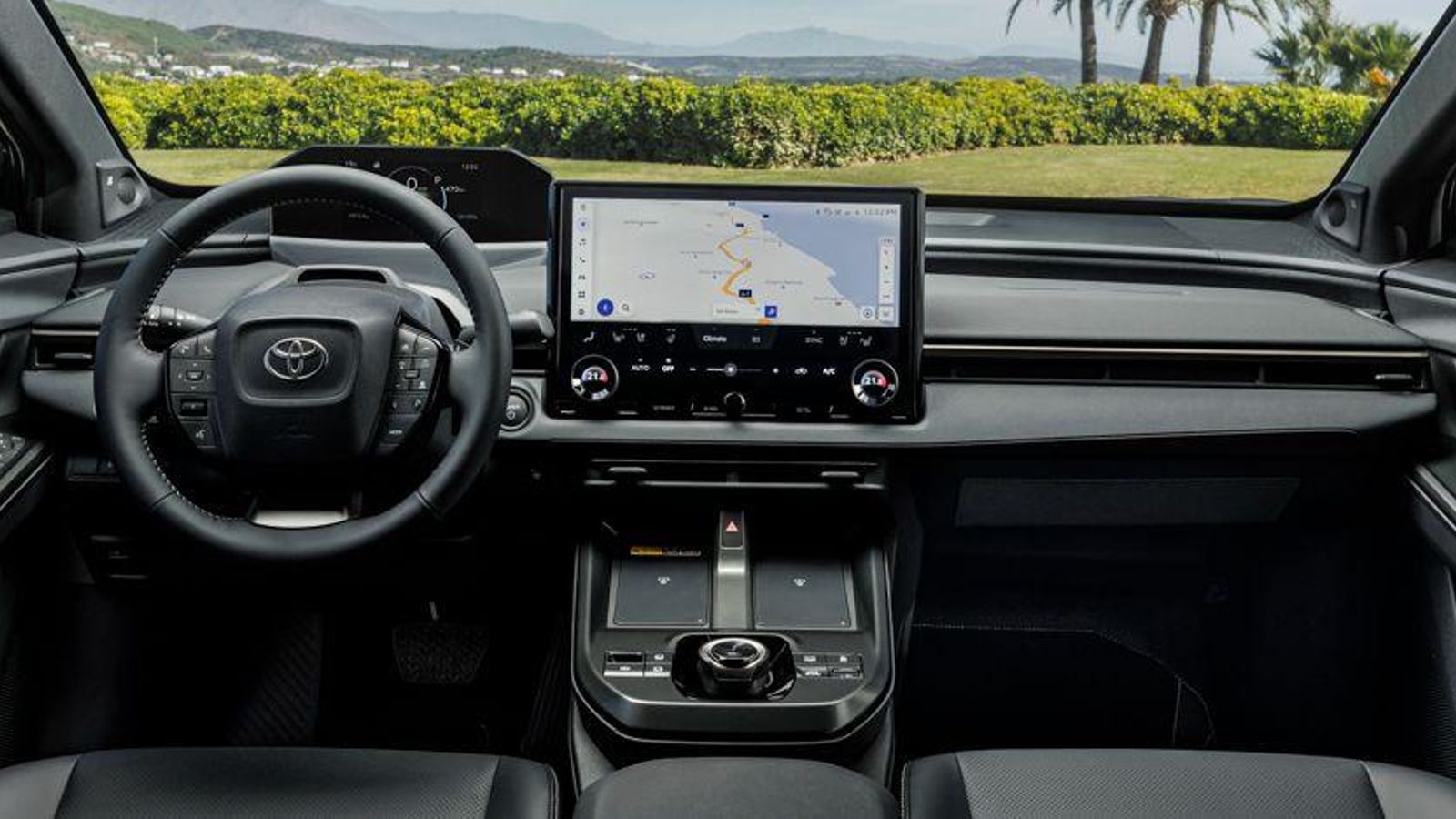 Cambia el diseño del salpicadero, así como el volante o las pantallas, con la central mucho más grande que antes: 14" frente a las anteriores 12,3".