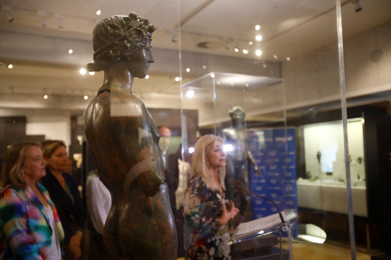 Los efebos de Pedro Abad ya lucen en el Museo Arqueológico de Córdoba, en imágenes