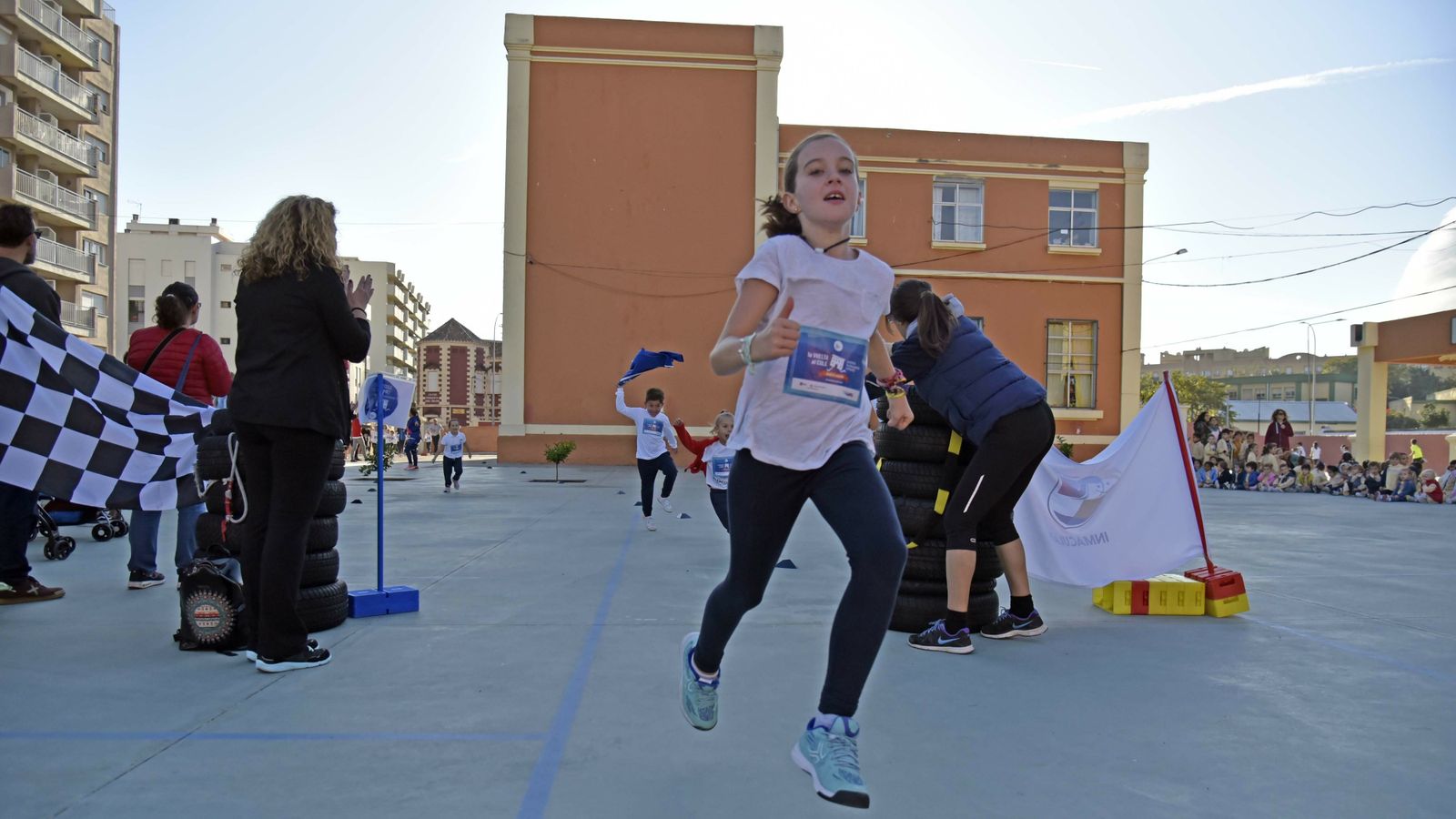 V carrera la vuelta al cole contra la leucemia infantil en fotos