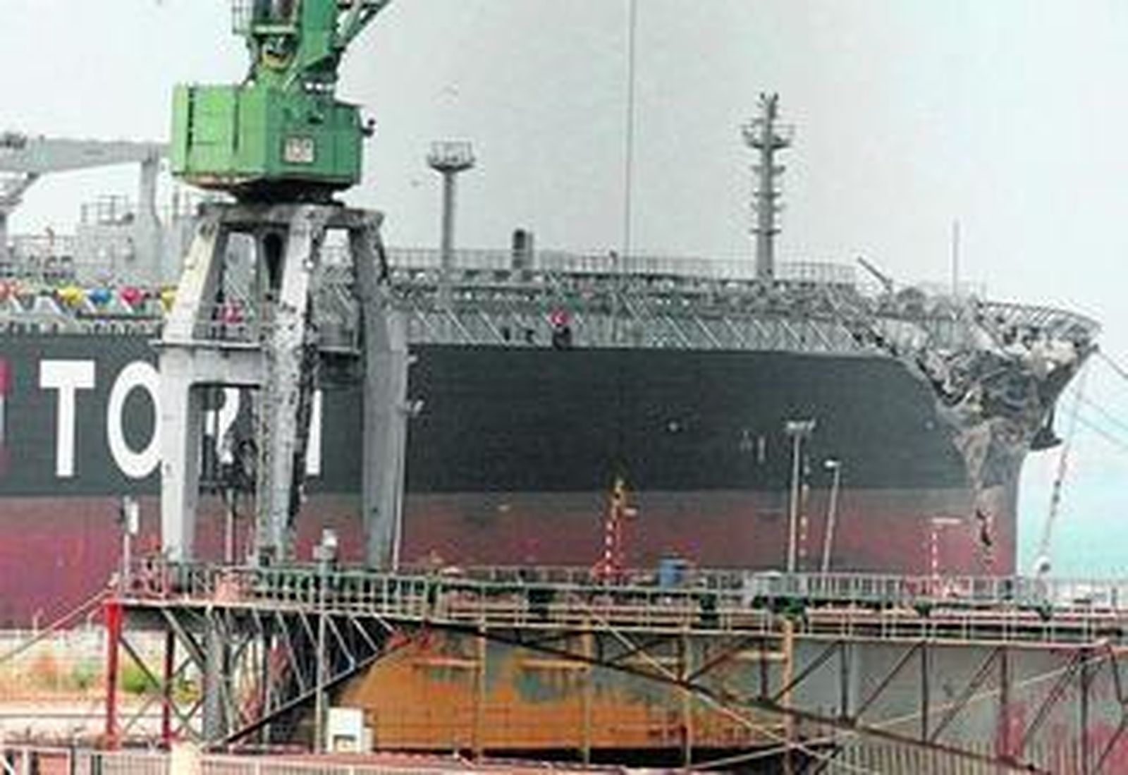 El 'Torm Marina', en el dique seco de Astilleros Cernaval, ayer.