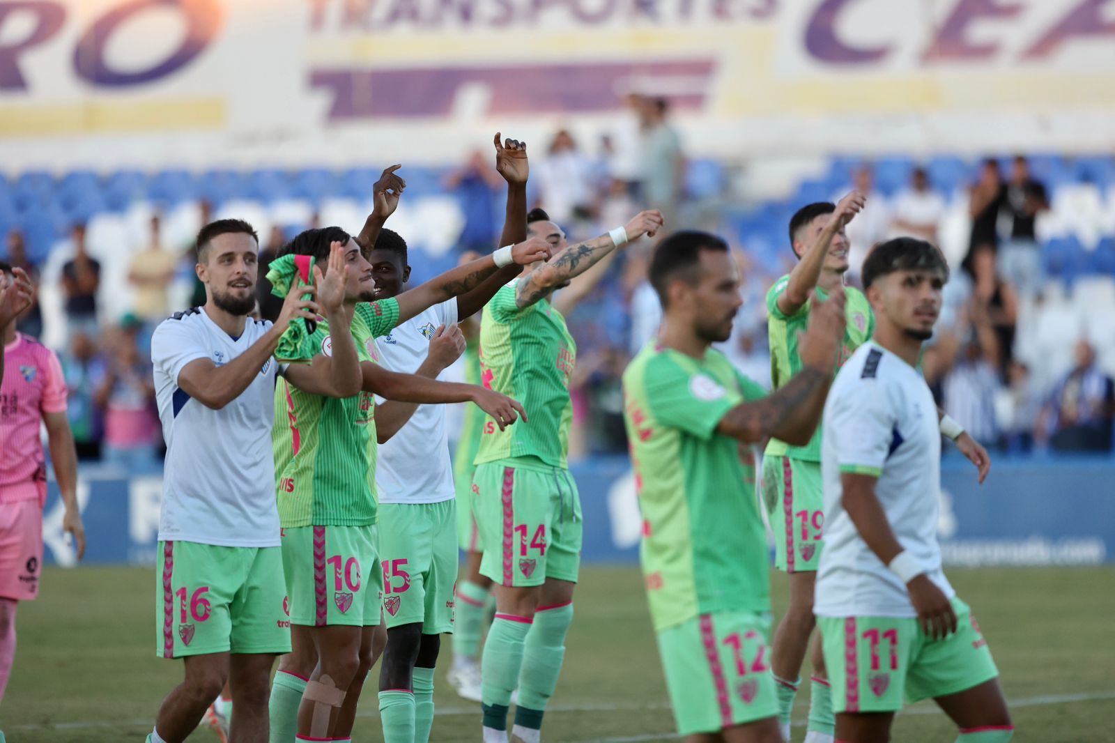 Así celebró el Málaga CF el triunfo en Linares