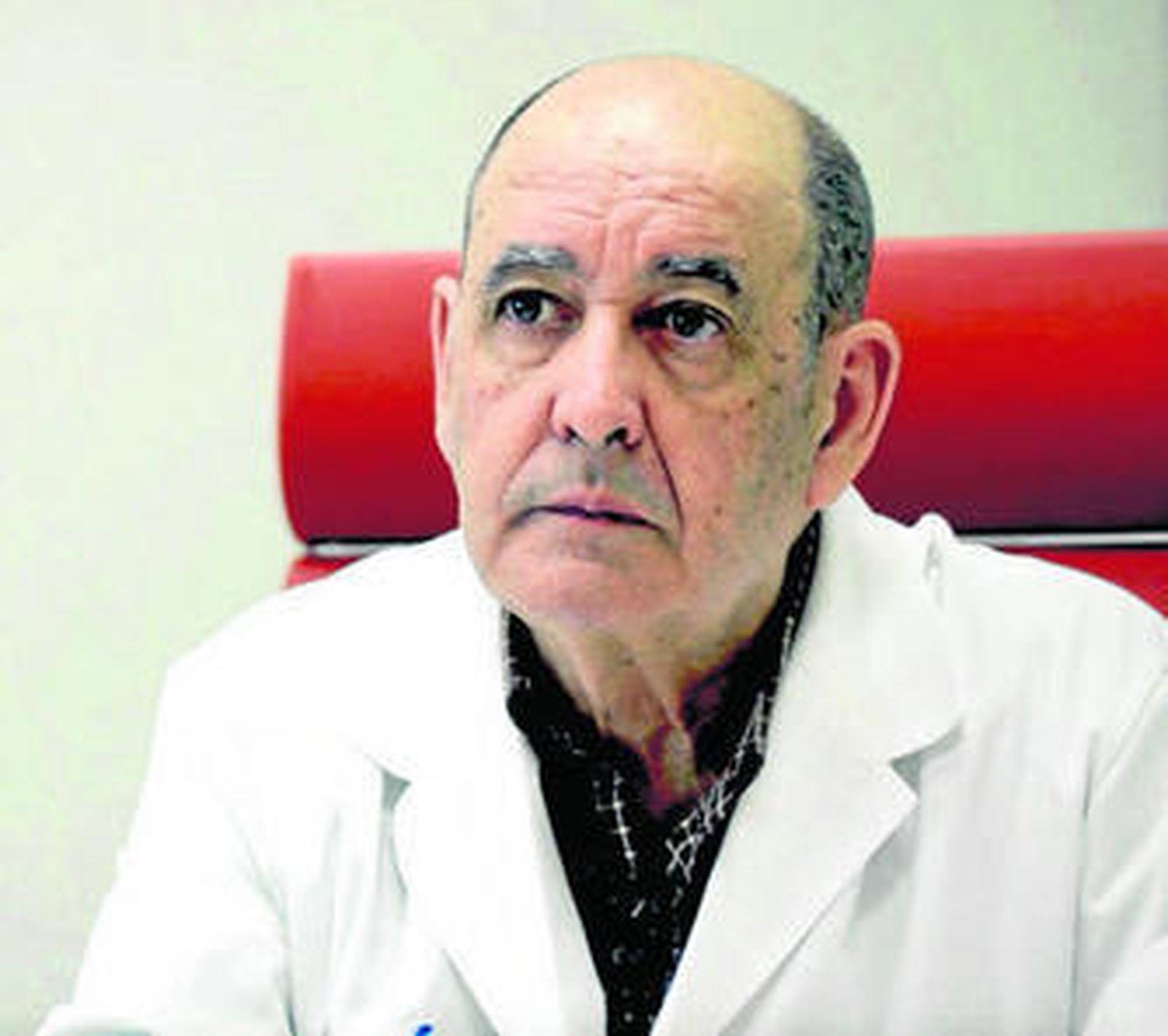 El doctor Jesús Martín Jiménez cirujano, del Vithas Virgen del Mar.