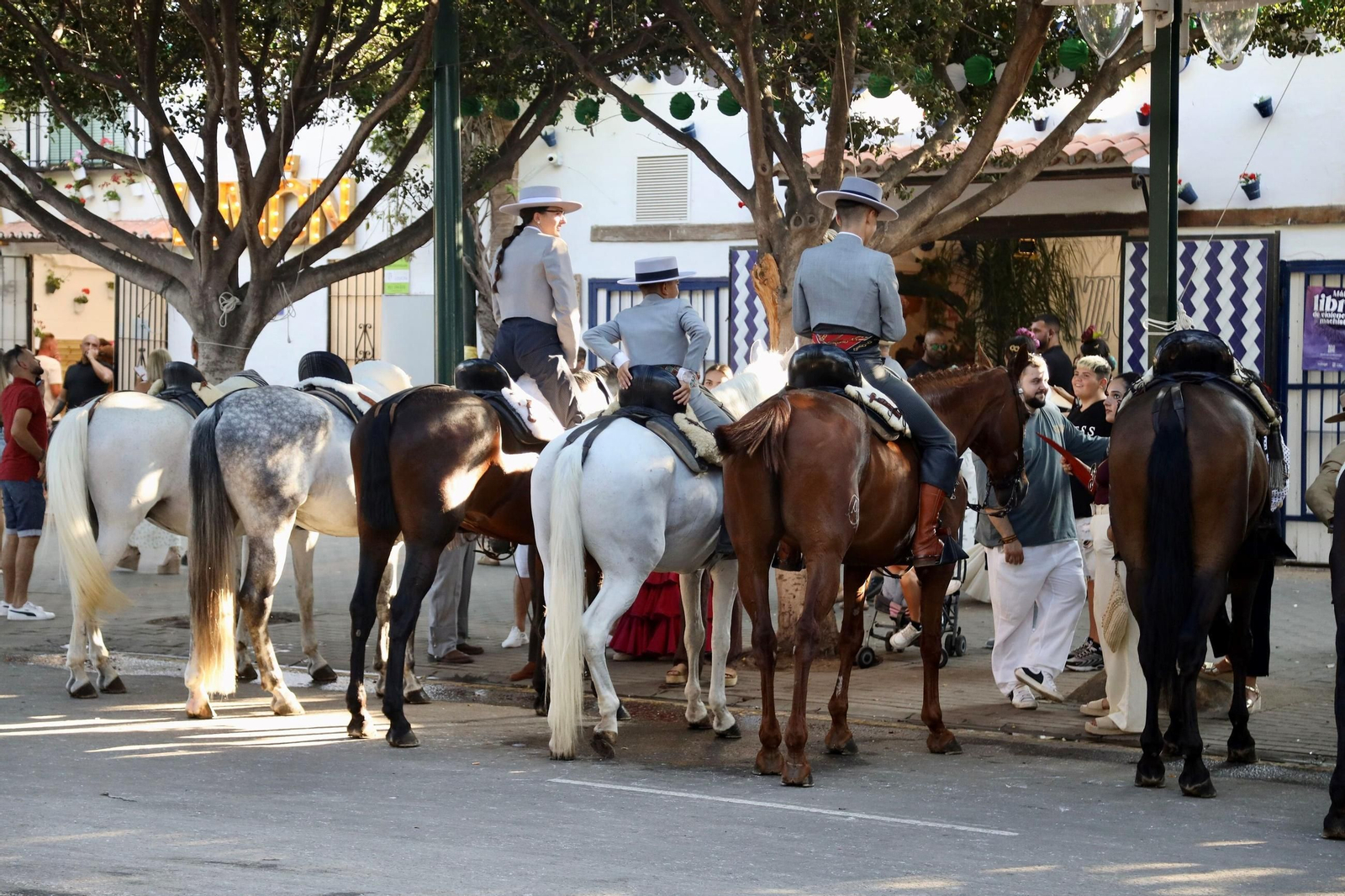El ambiente en el Real de la Feria de Málaga este viernes, en imágenes