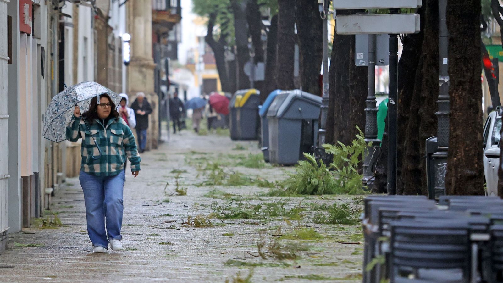 Imágenes del paso de la borrasca Kristin por el centro de Jerez