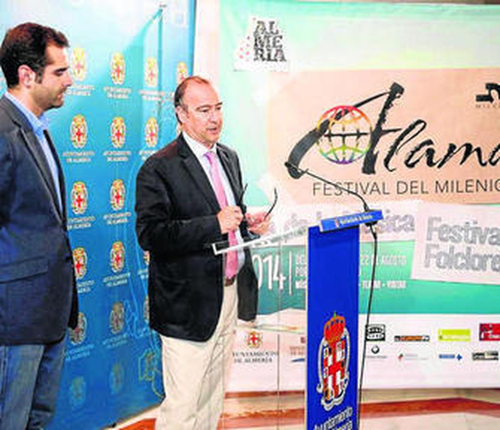 Rodríguez Comendador junto a Fernández-Pacheco ayer en el CAMA