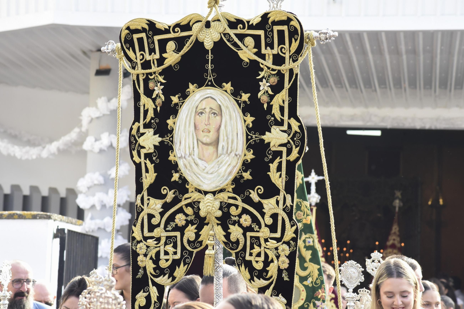 Las fotos de la procesión extraordinaria del Mayor Dolor por el 75 aniversario de su bendición