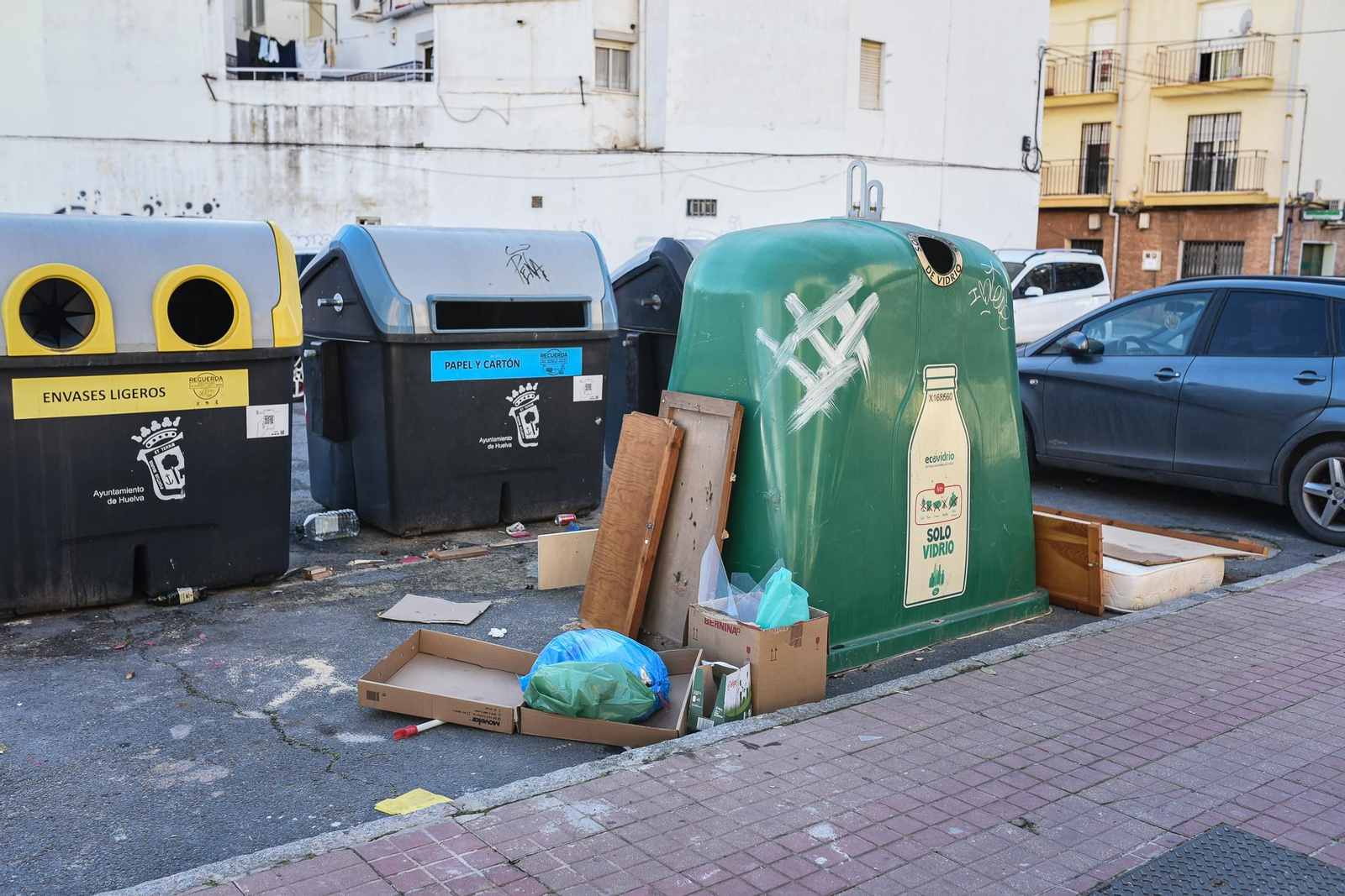 Imágenes de algunos de los puntos más sucios de Huelva