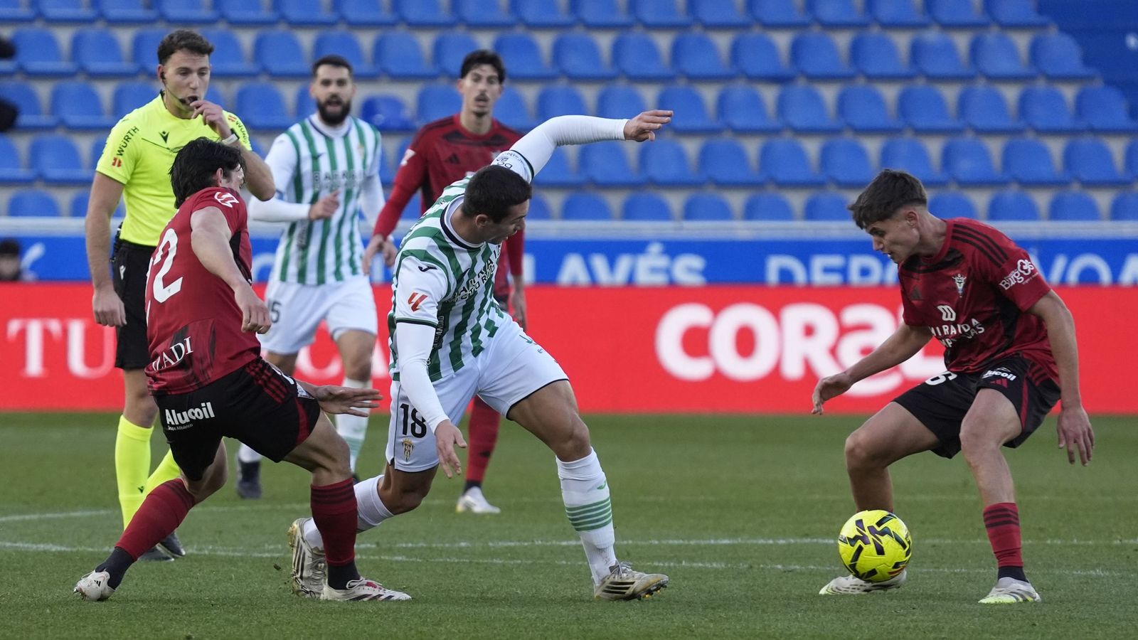 Luis Bestard Servera señala una falta en el Mirandés-Córdoba CF de esta temporada.