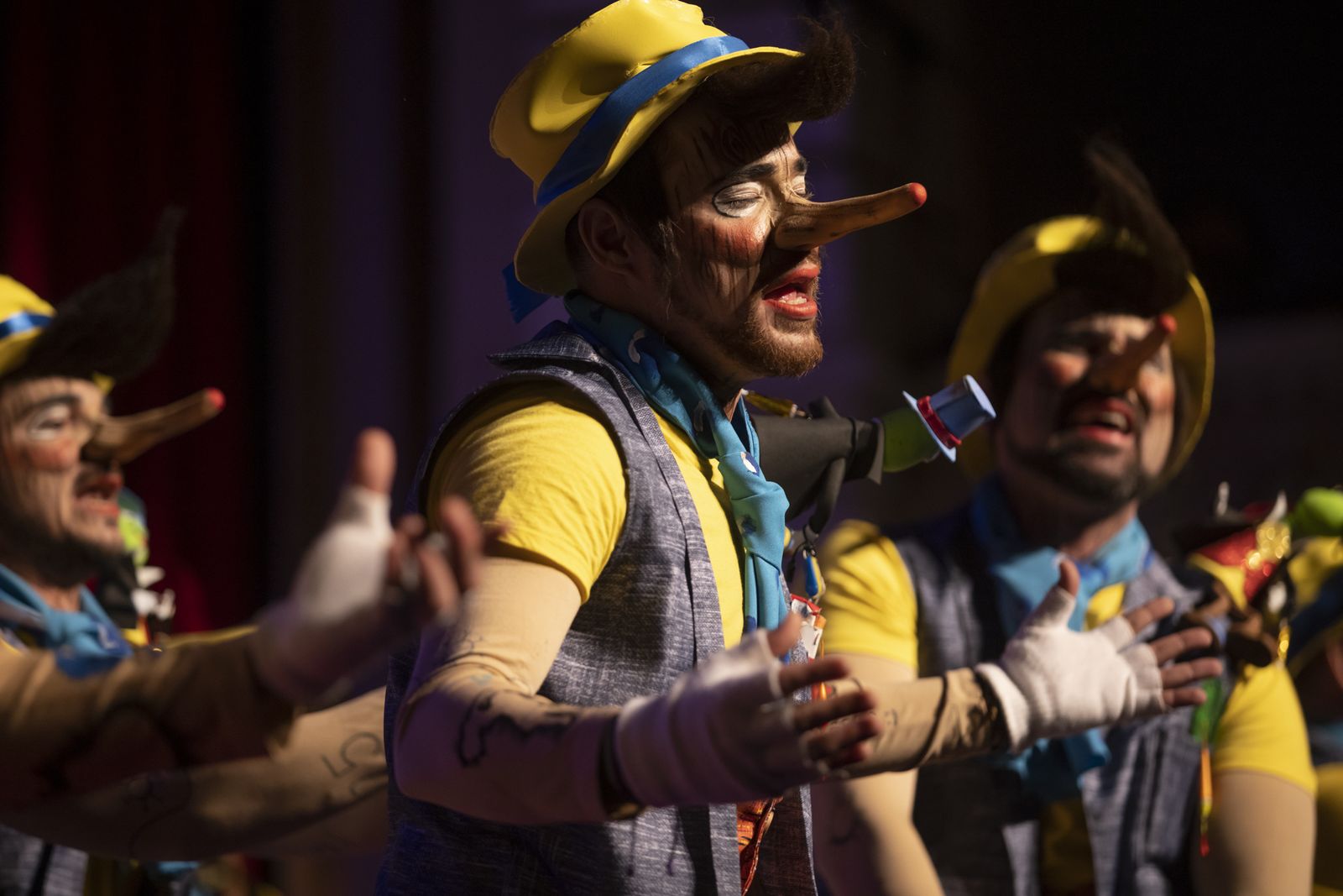 Imágenes de la actuación de la murga de Ayamonte "Los embusteros" en el Carnaval Colombino