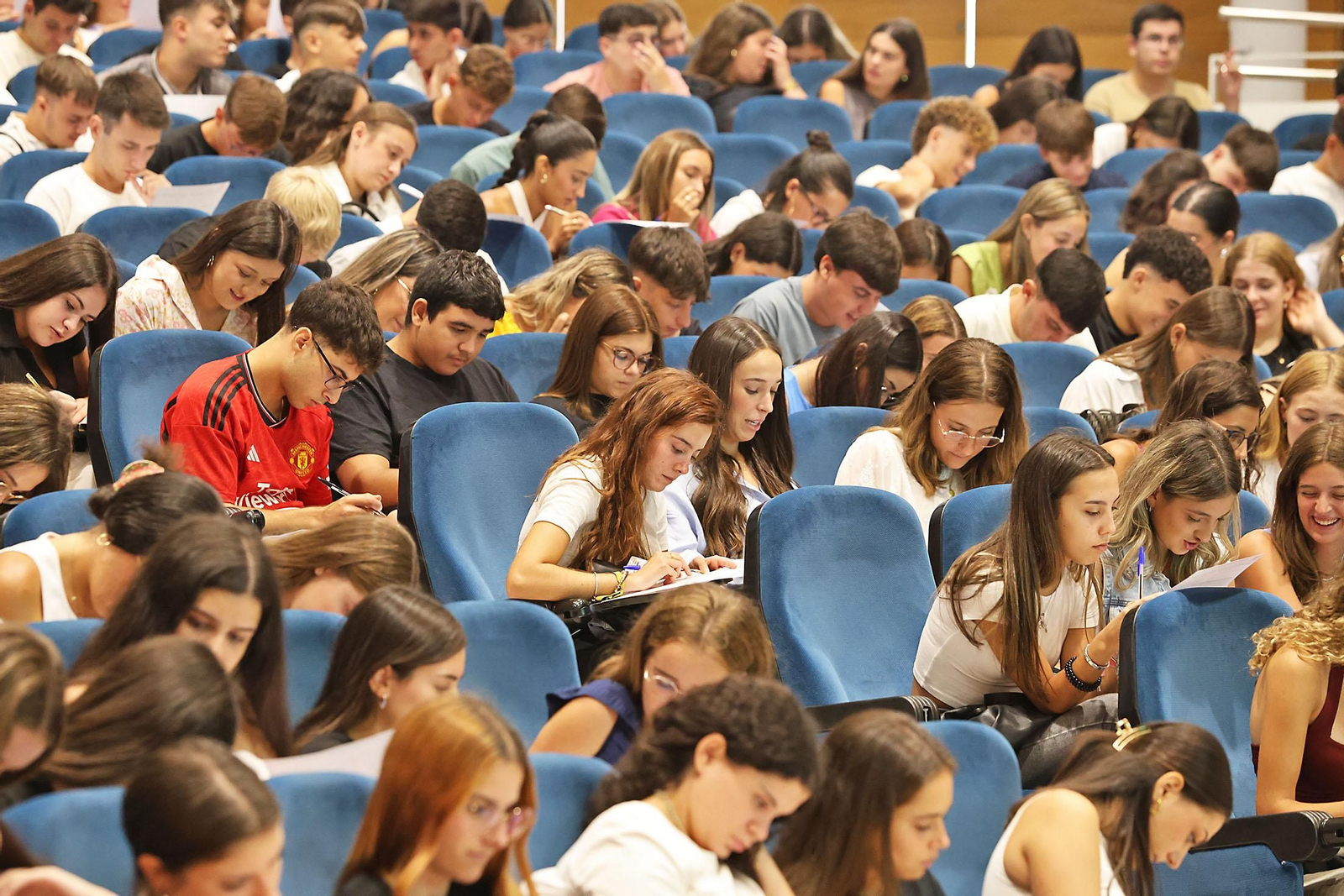 Jornada de bienvenida para estudiantes de nuevo ingreso en la UHU