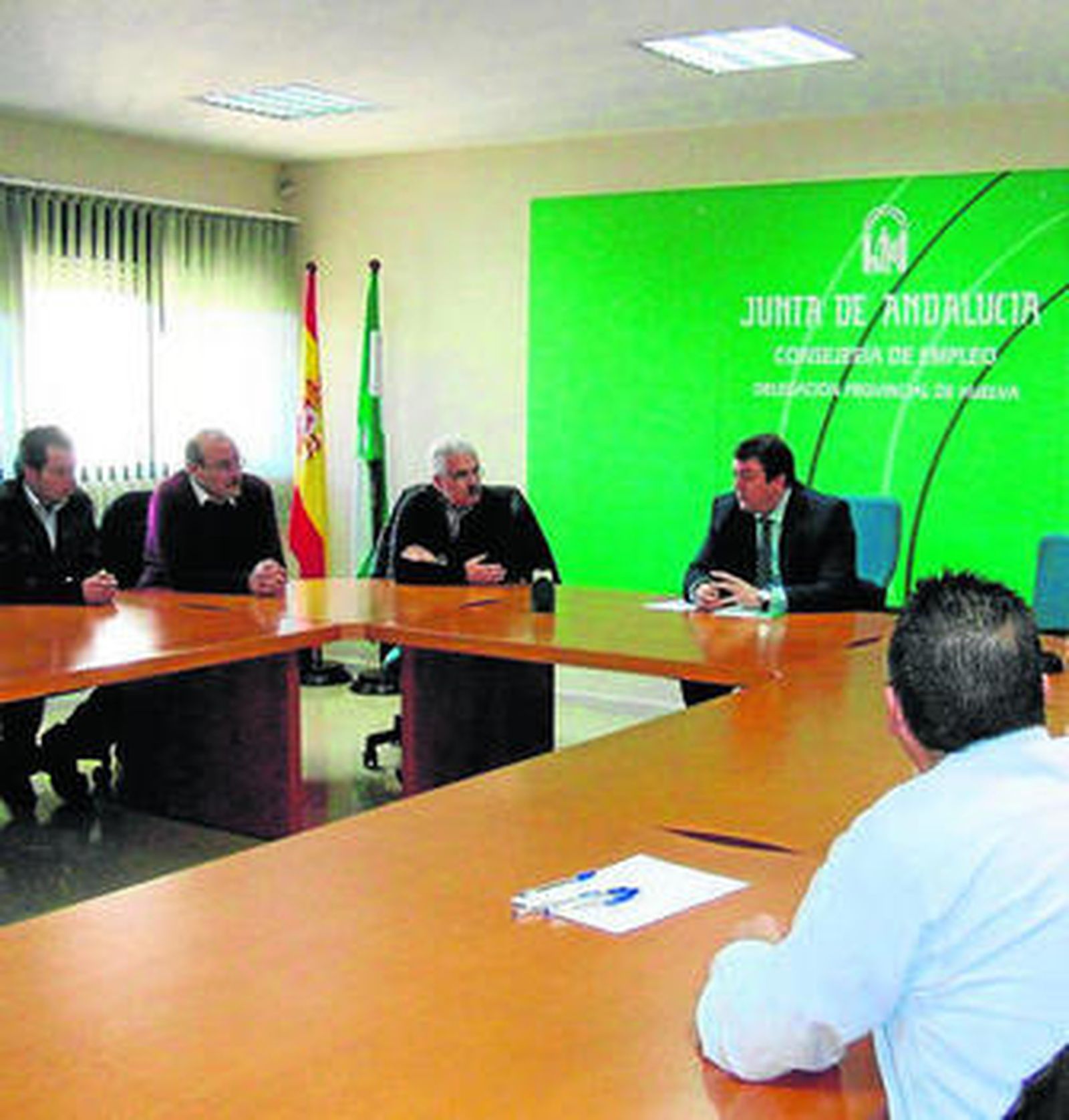 Muñoz en el encuentro con el comité de empresa de Foret.