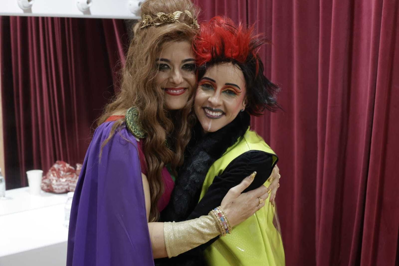 Comparsa 'Las musas' en camerinos