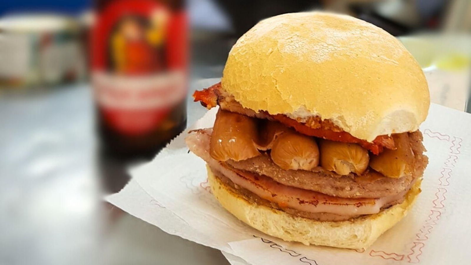 Estas hamburguesas llevan casi 60 años conquistando el centro de Huelva Estas hamburguesas llevan casi 60 años conquistando el centro de Huelva