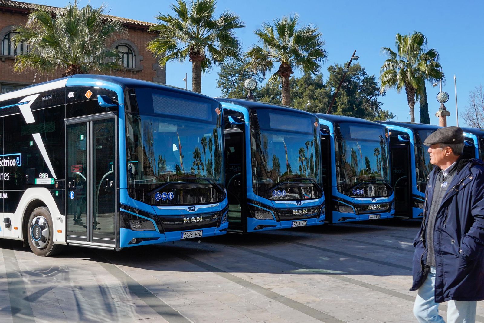 Imágenes de la presentación de los nuevos autobuses eléctricos