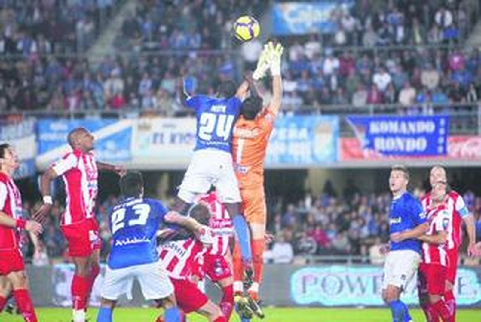 Keita comete falta sobre Juan Pablo, su peor enemigo ayer.