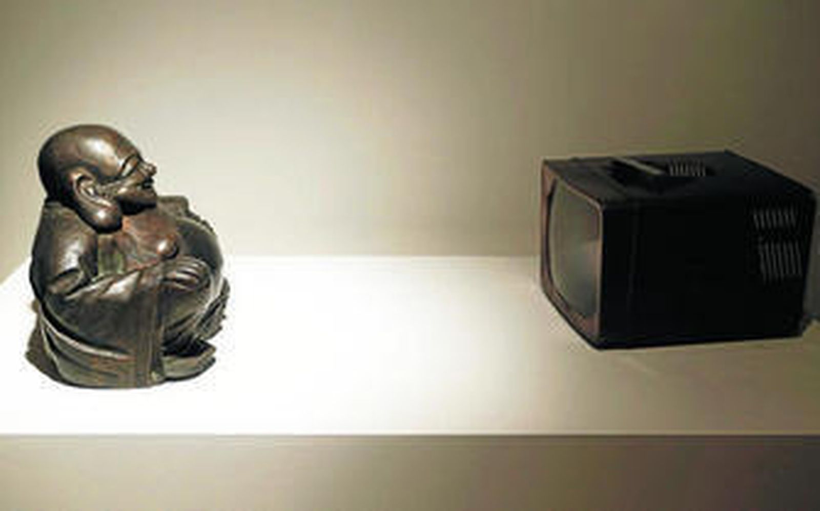 Yoko Ono se asoma al 'jardín japonés' del Palacio de Carlos V