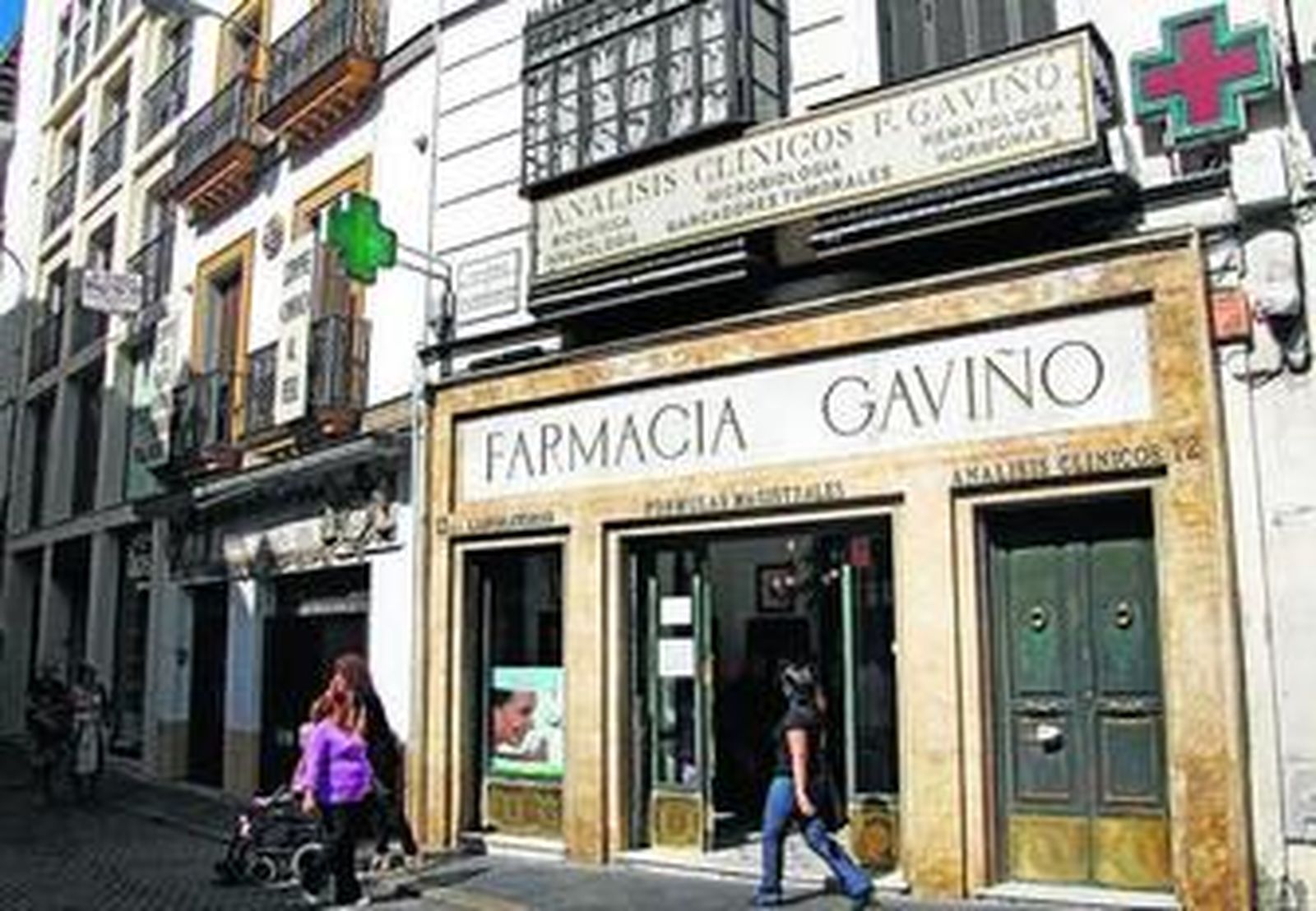 Una oficina de farmacia en pleno casco antiguo de Sevilla.