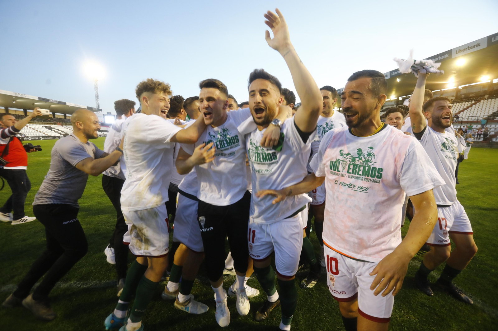 Las imágenes de la fiesta del ascenso del Córdoba CF en Mérida