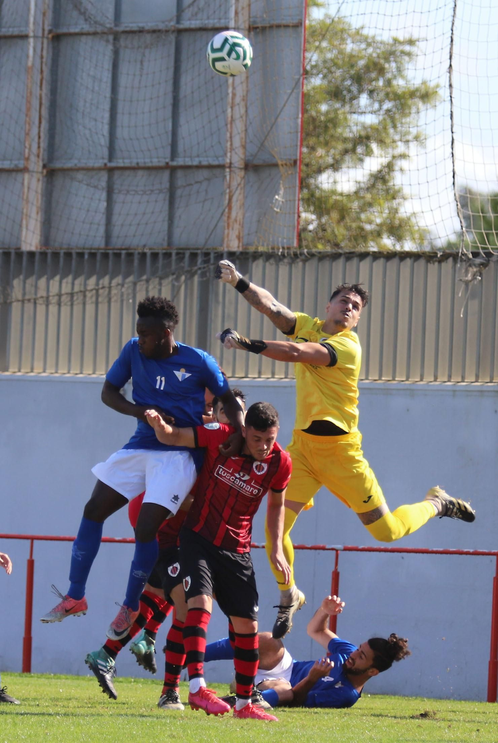Imágenes del encuentro del Cartaya ante el Écija