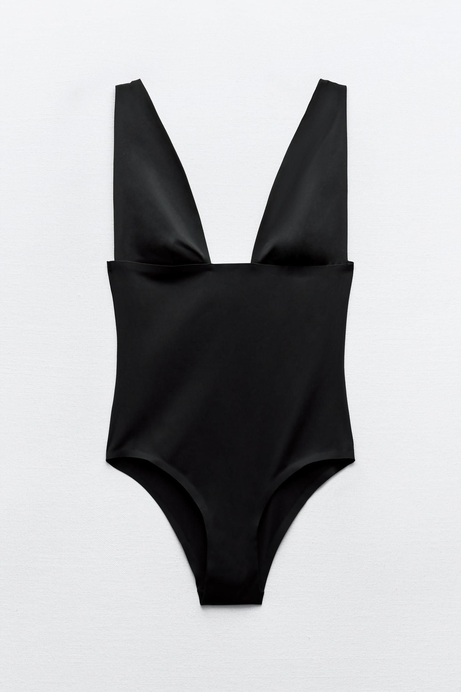 Bañador efecto moldeador de Zara.