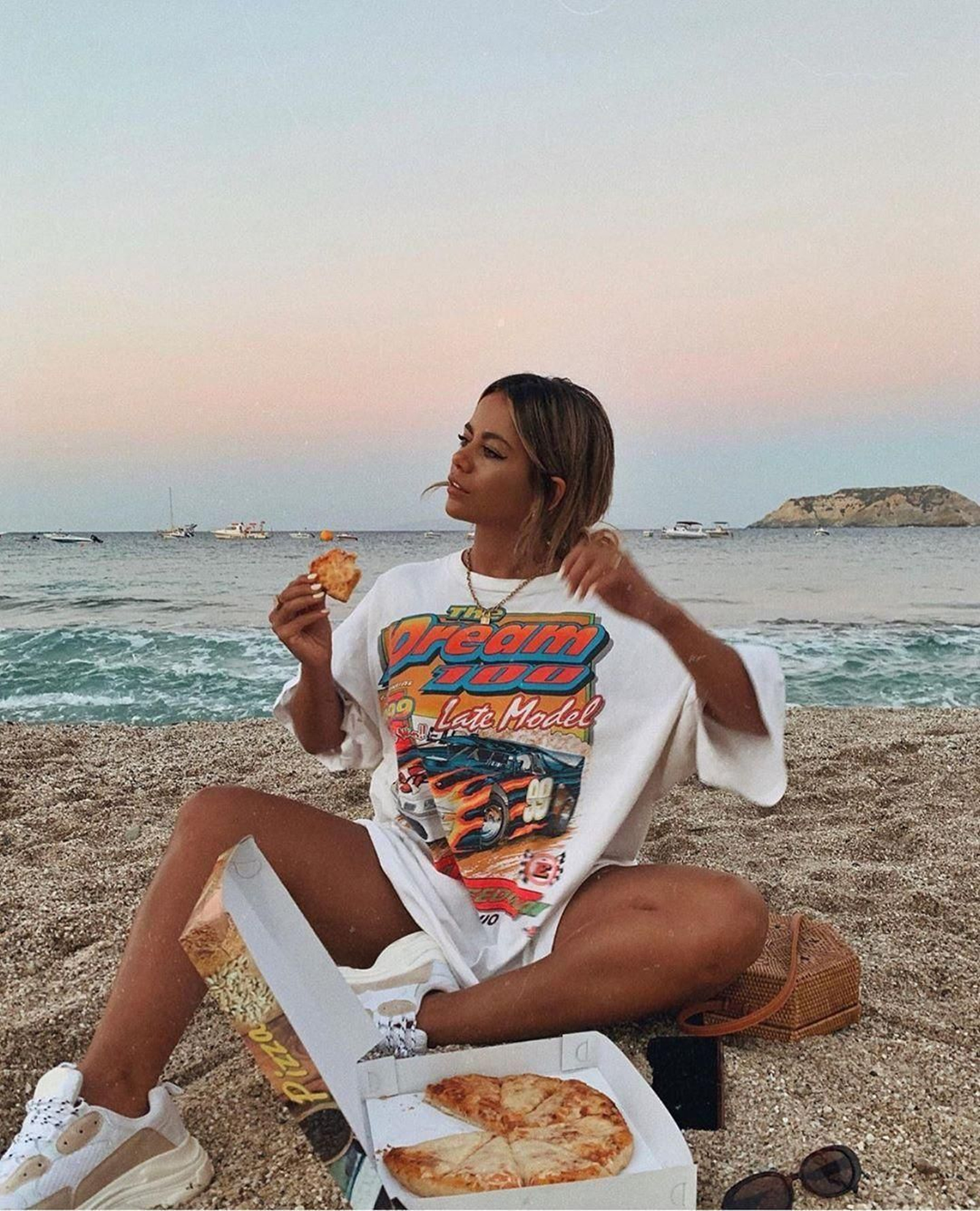 Look para ir a la playa con camiseta. Look para ir a la playa con camiseta.