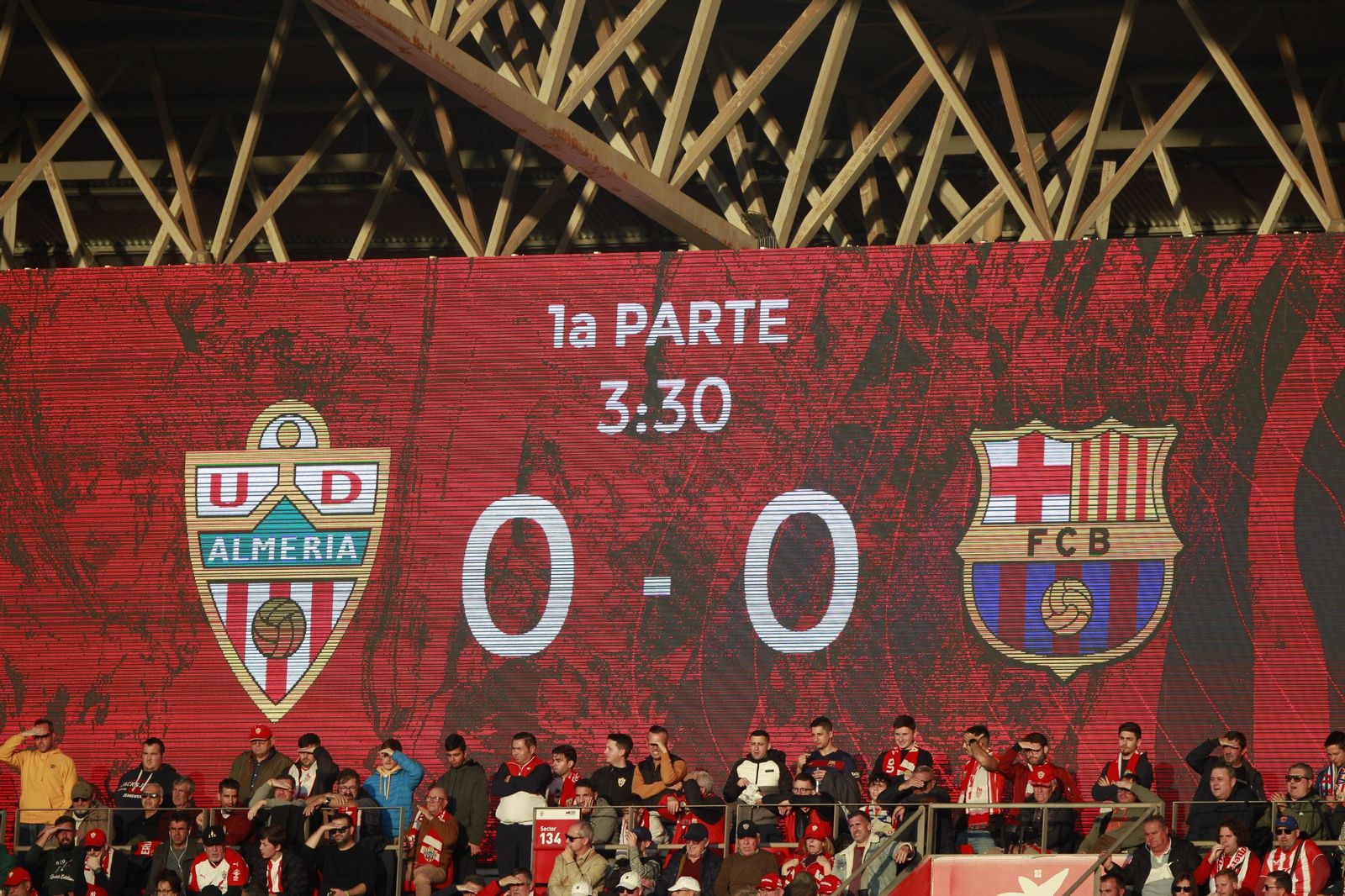 Imágenes de la victoria de la U.D. Almería ante el F.C. Barcelona