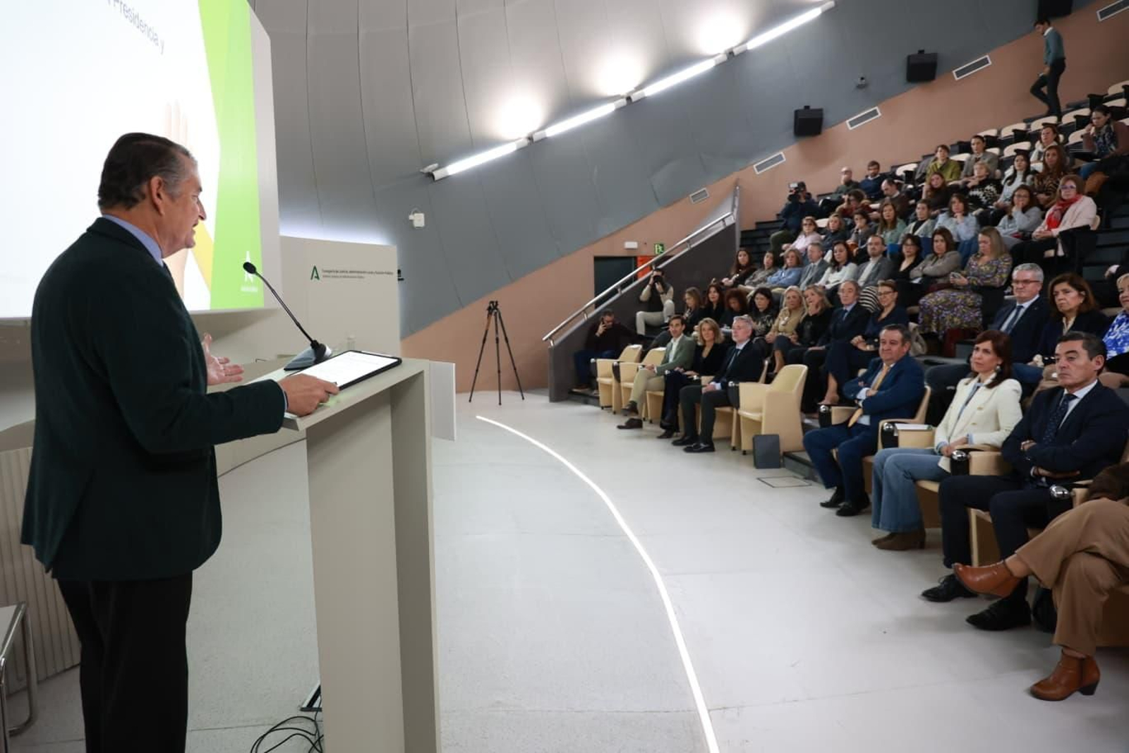 El consejero de Sanidad, Antonio Sanz, en la presentación del Plan de Atención Temprana este martes.