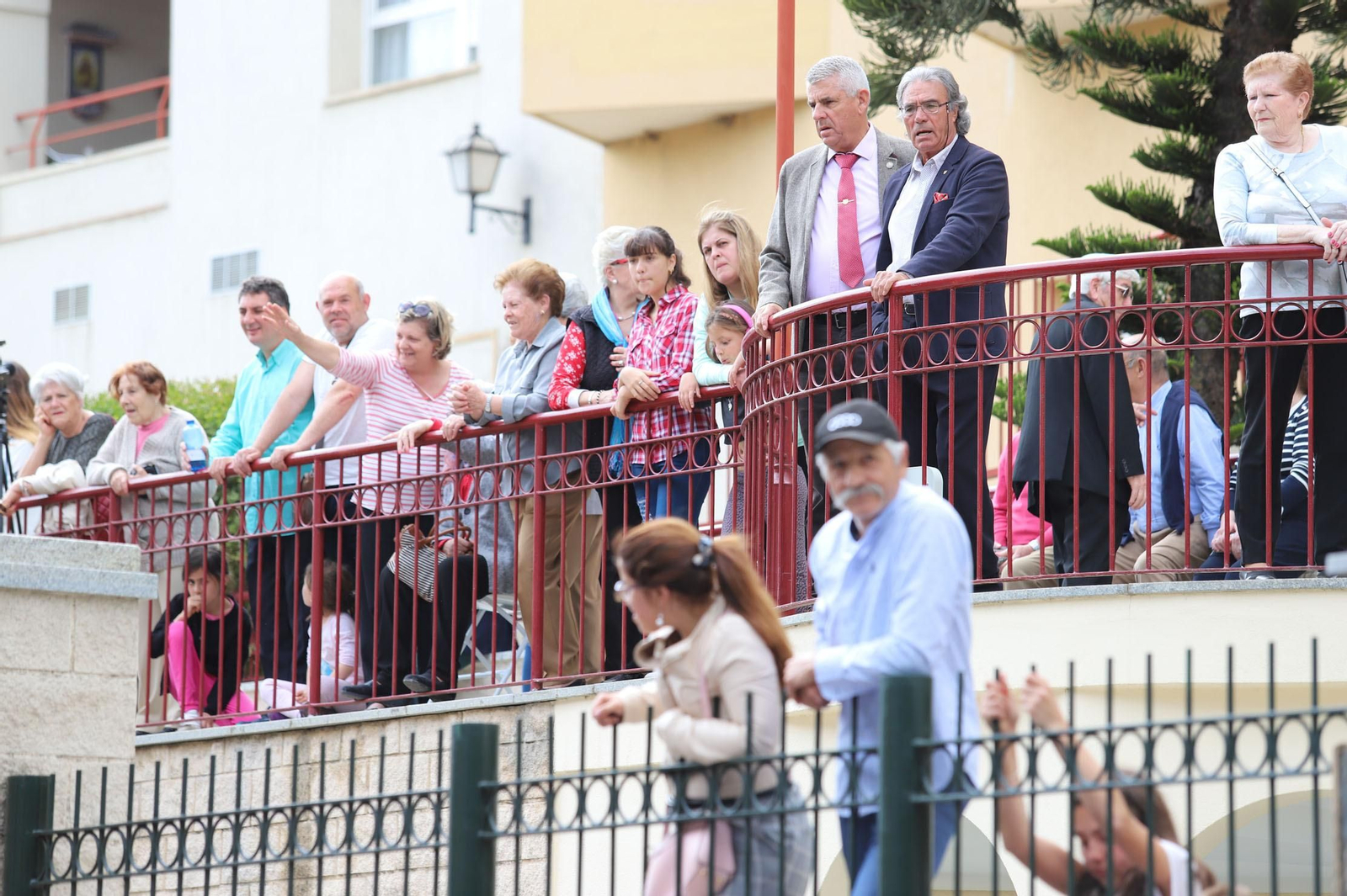 Imágenes del recorrido de la Hermandad del Cristo Cautivo de Huelva