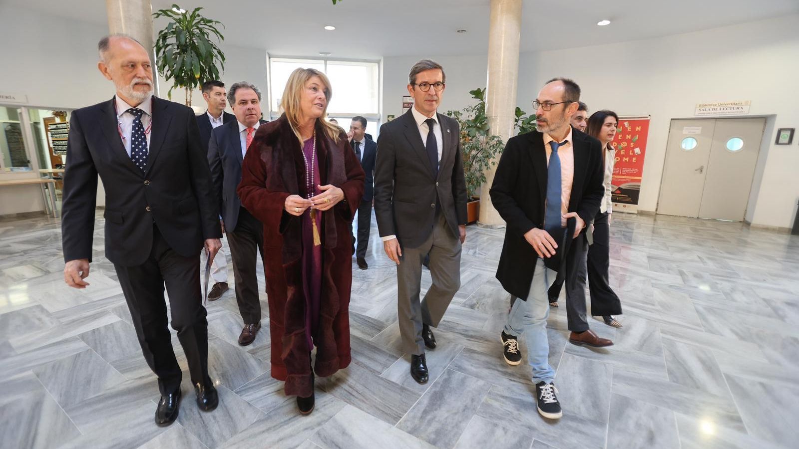 Llegada a la Universidad de Huelva de los protagonistas del Día de la Industria.