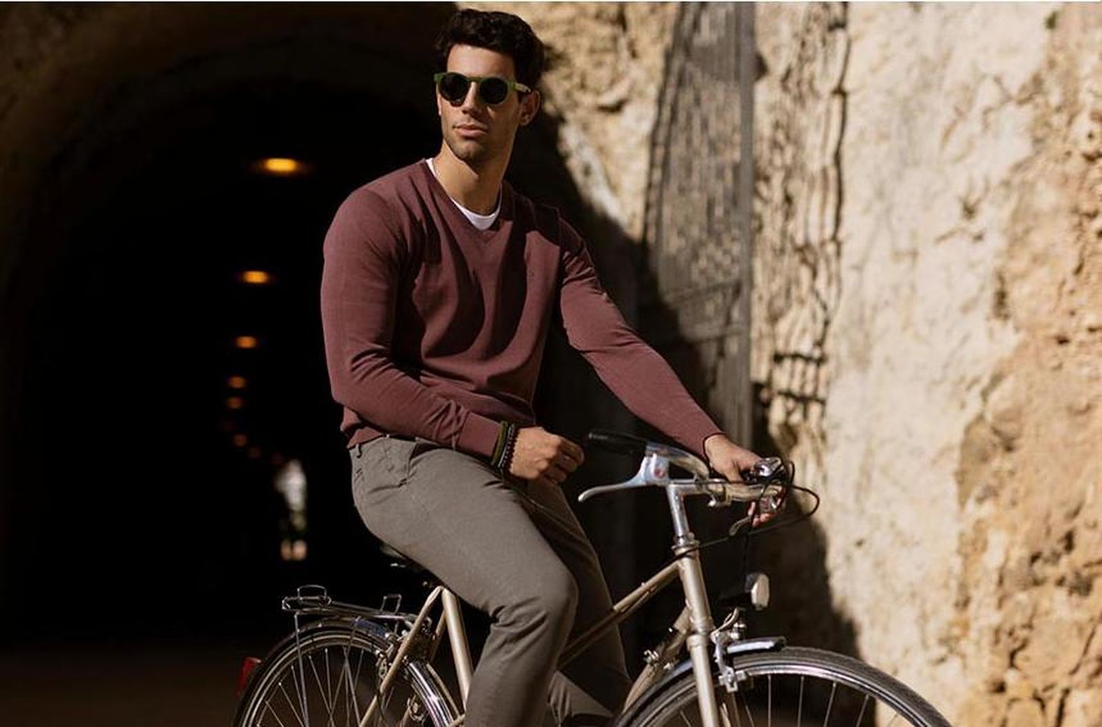 Moda hombre: El decálogo para vestir bien en verano.