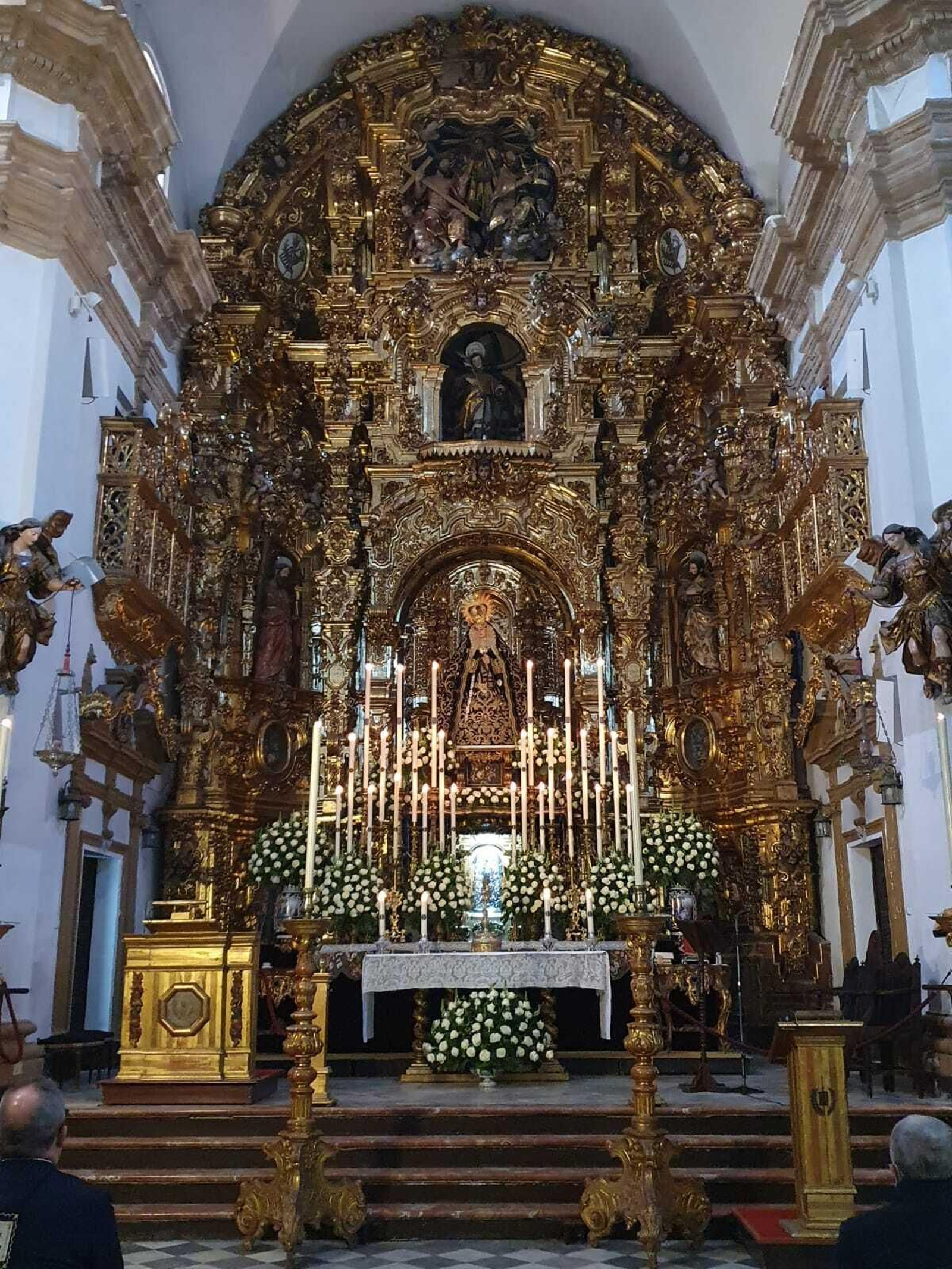 La Virgen de los Dolores de Servitas, en el altar mayor de San Lorenzo.