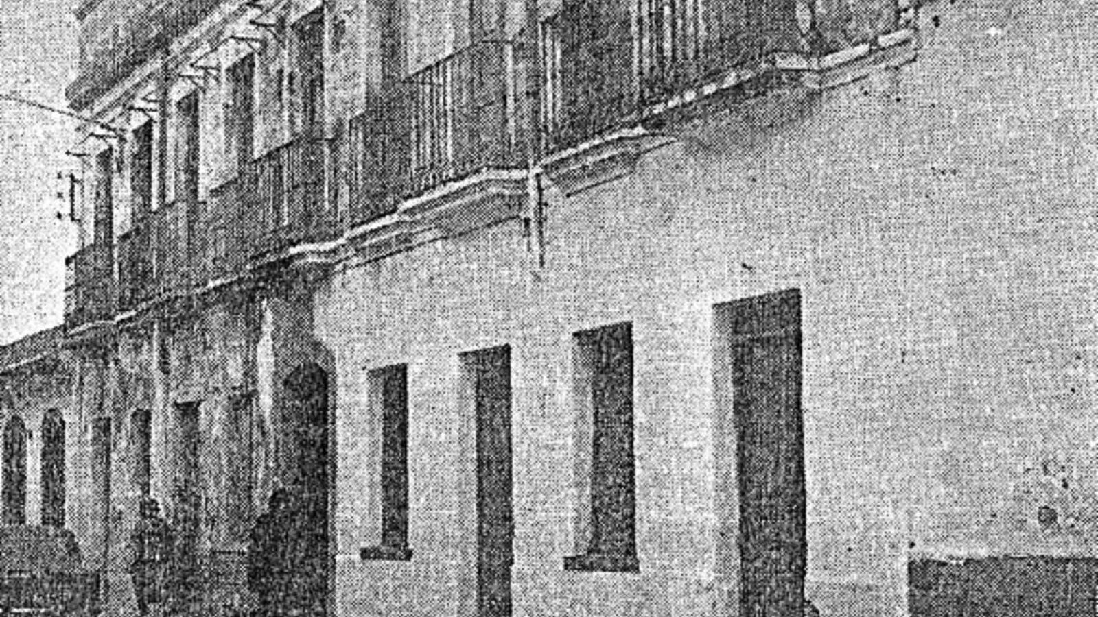 La casa de los balcones de la calle Gibraltar.