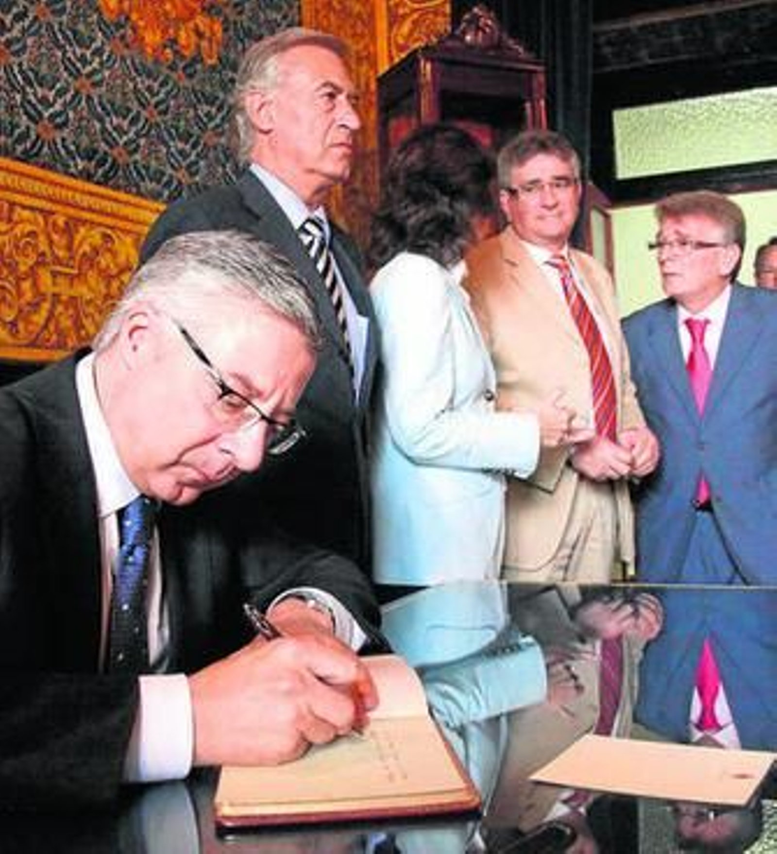 Ve como una prioridad la conexión por tren al puerto