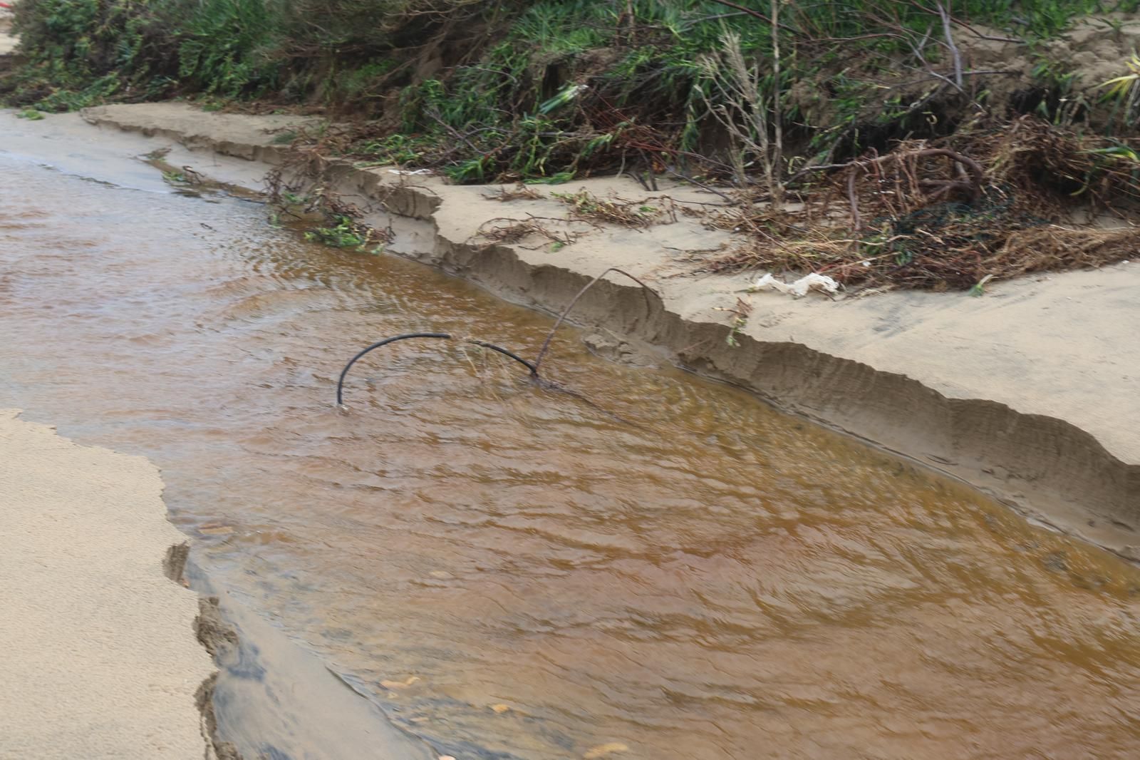 Casas destrozadas en El Portil junto a la línea de playa por el temporal: impactantes fotografías de los daños